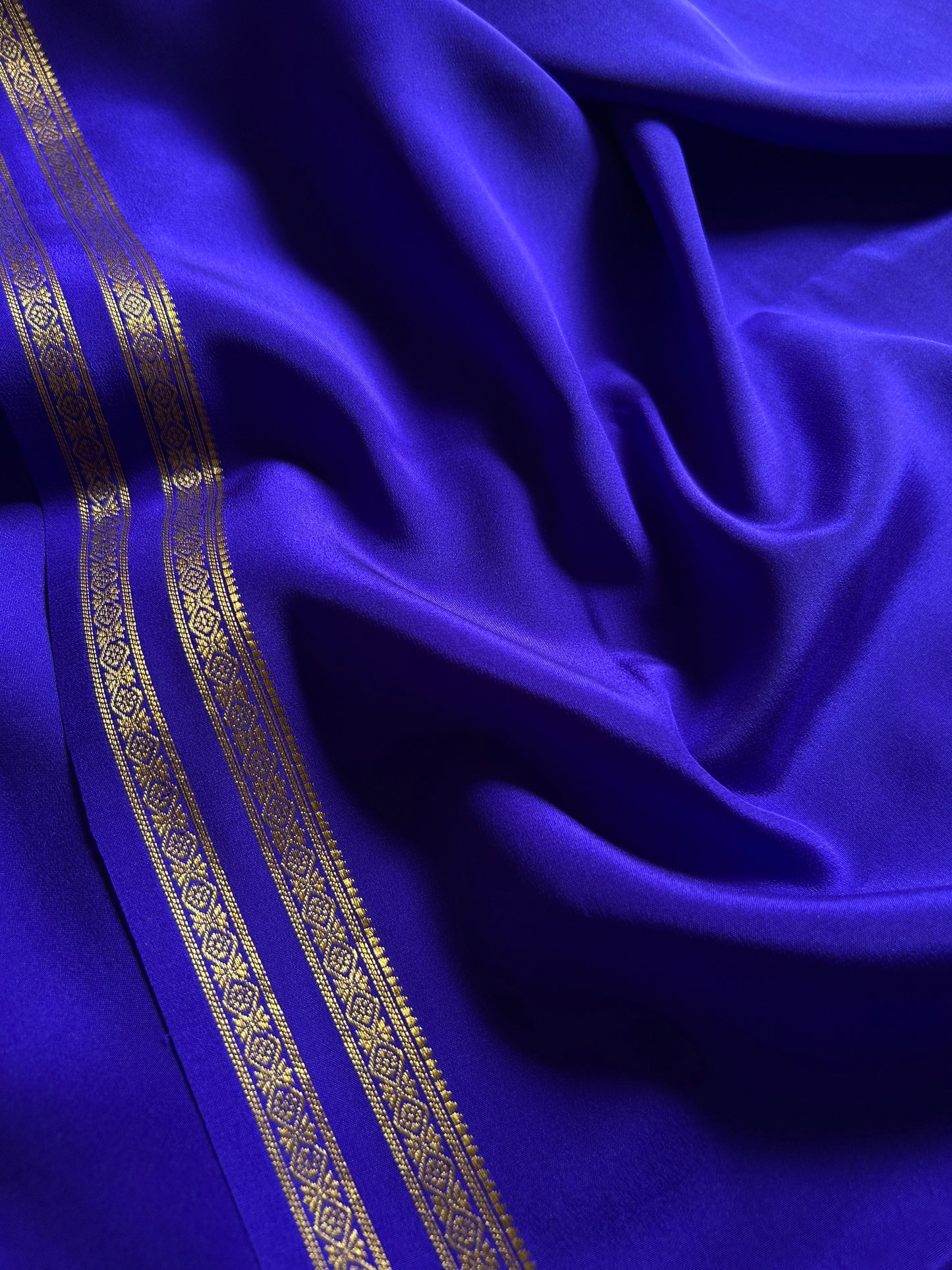 Surabhi : Solid Royal blue