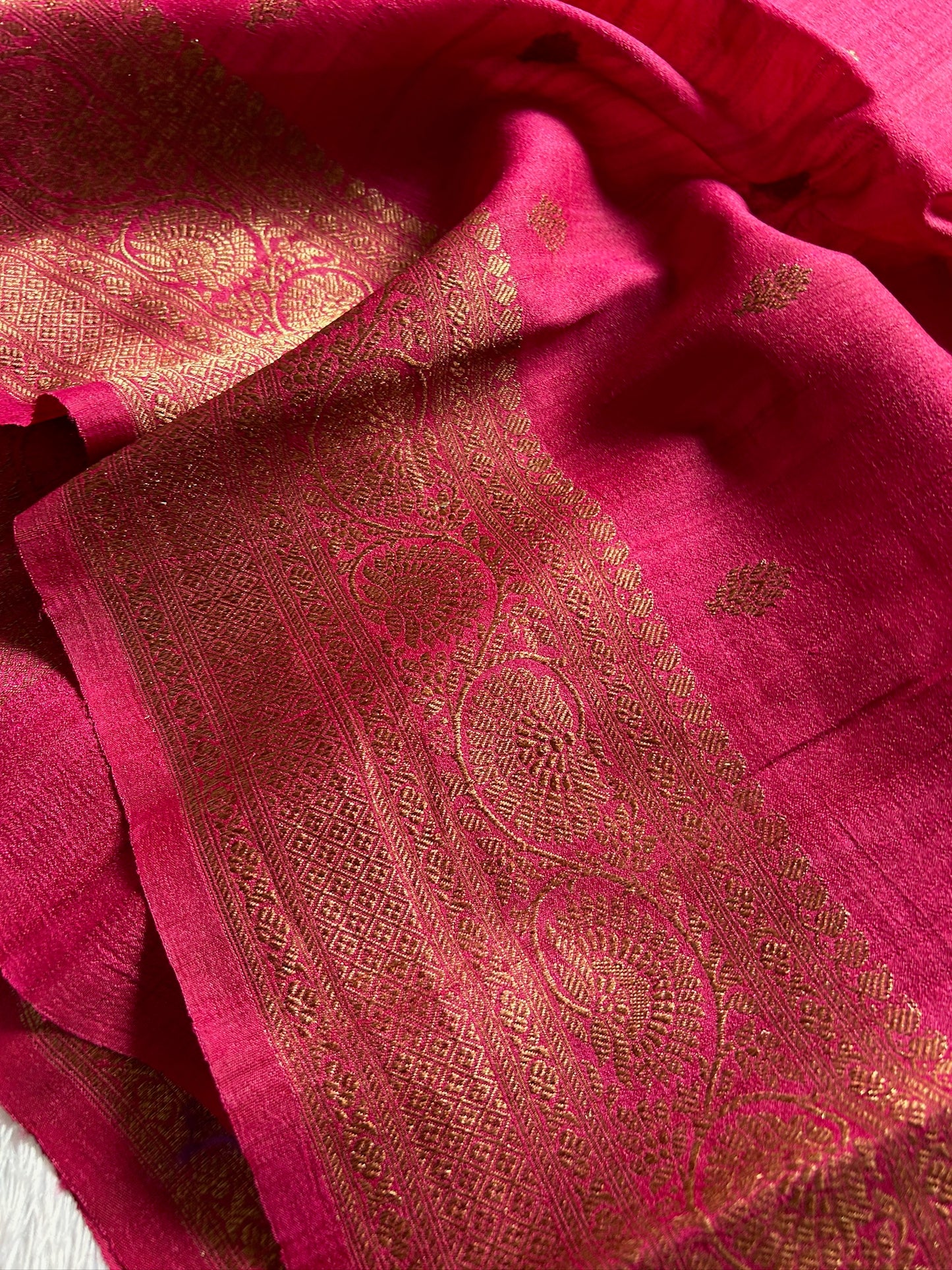 Banarasi Raw Tussar : Solid Hot pink