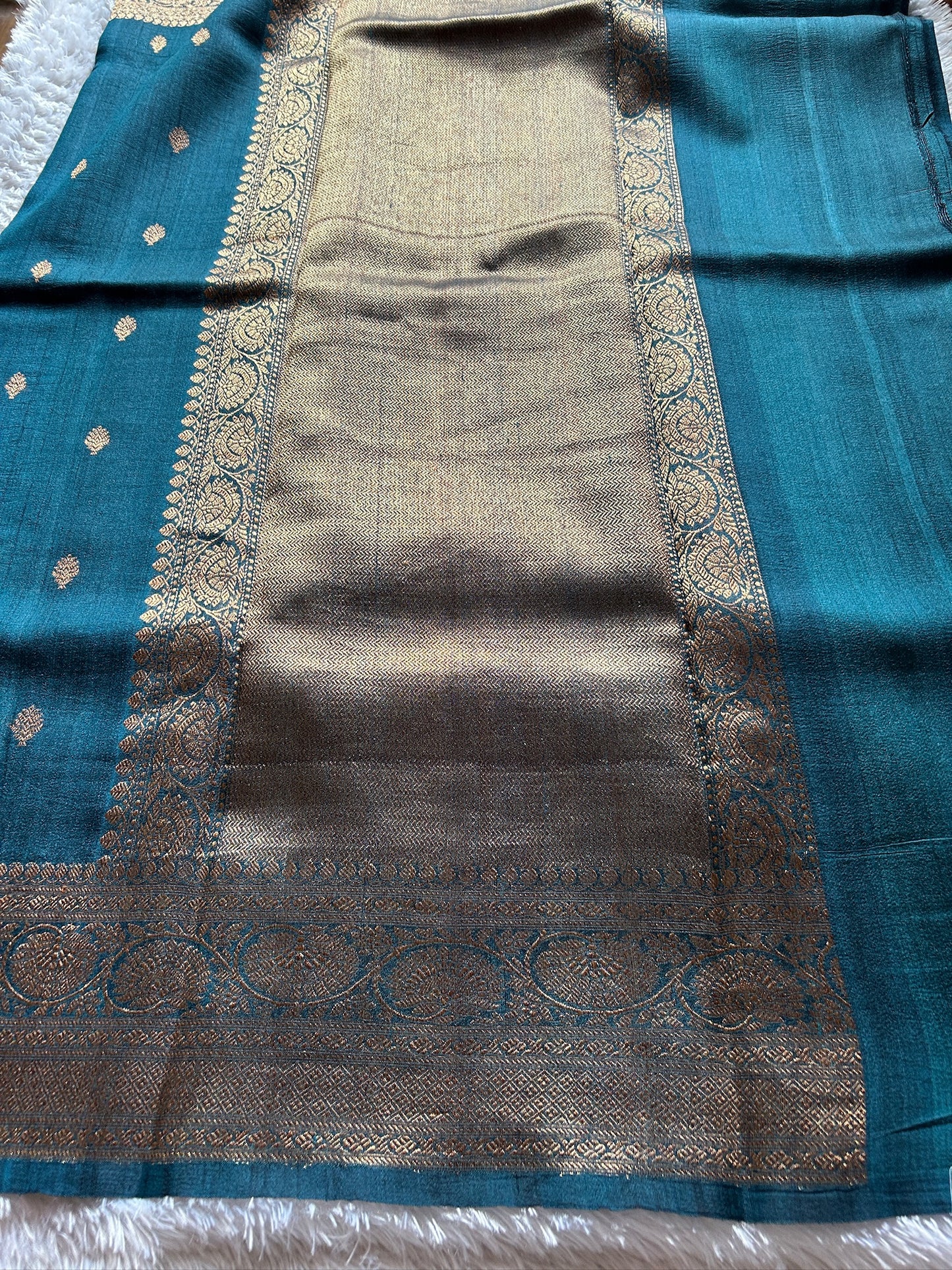 Banarasi Raw Tussar : Solid Electric blue