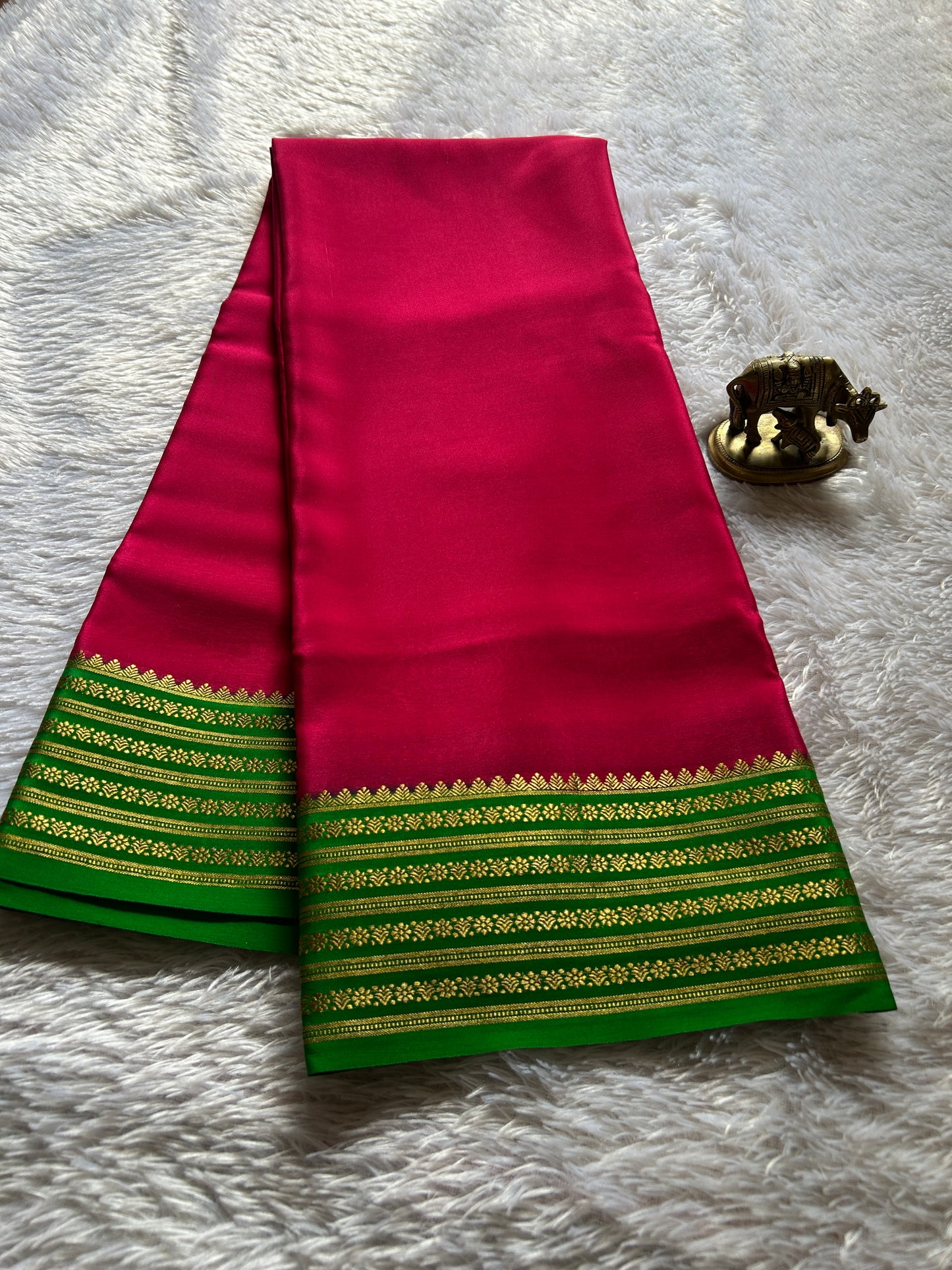 Poornima (2D) : Rani pink-leaf green