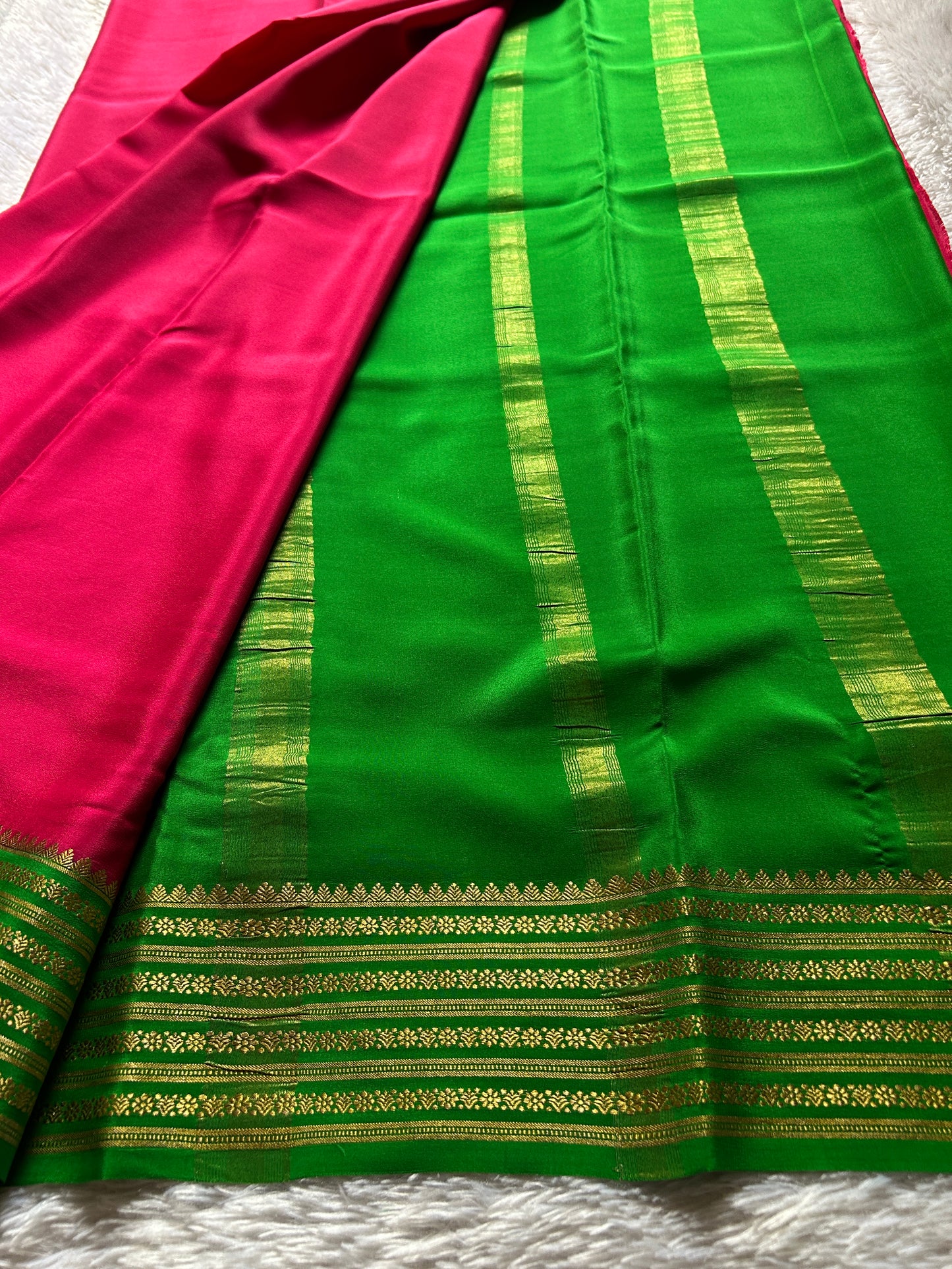 Poornima (2D) : Rani pink-leaf green