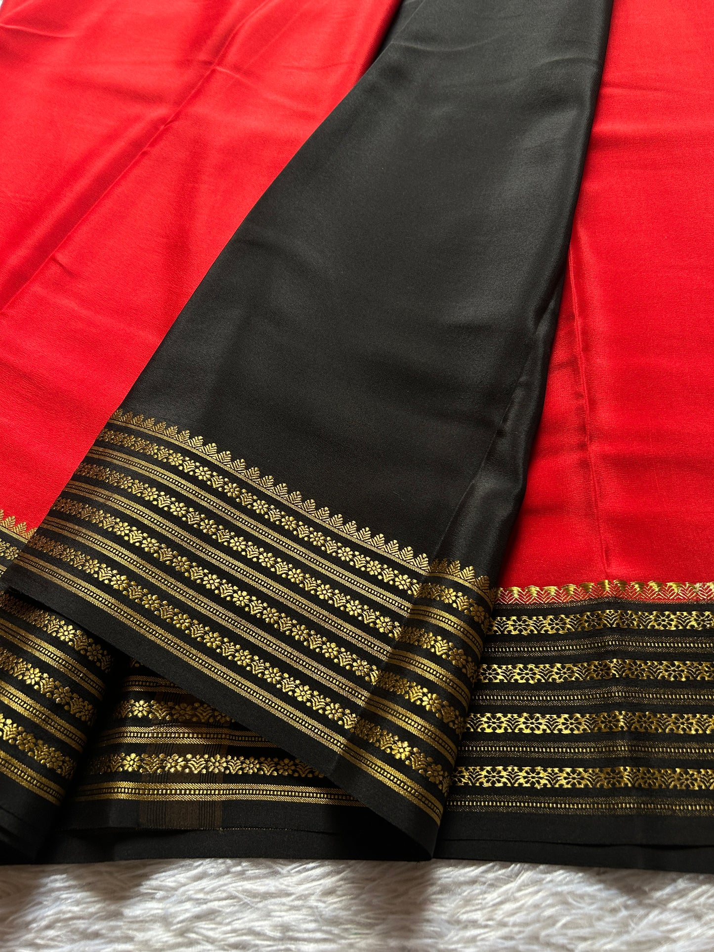 Poornima (2D) : Red-black