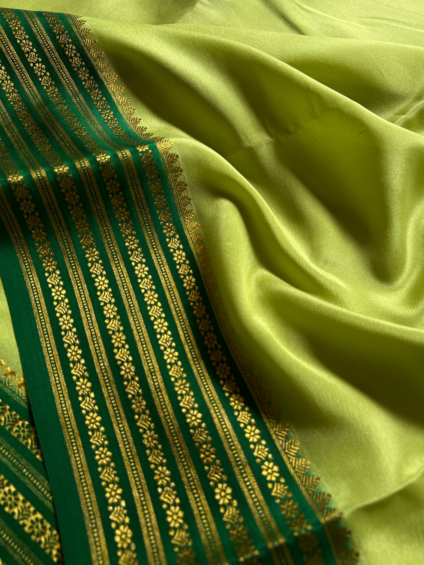 Poornima (2D) : Pista green-bottle green