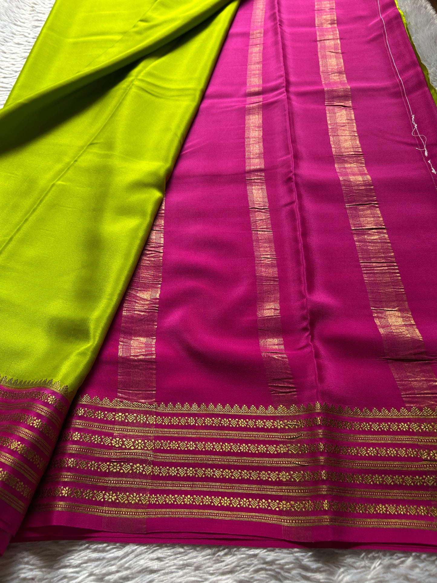 Poornima (2D) : Mehendi green-Rani pink