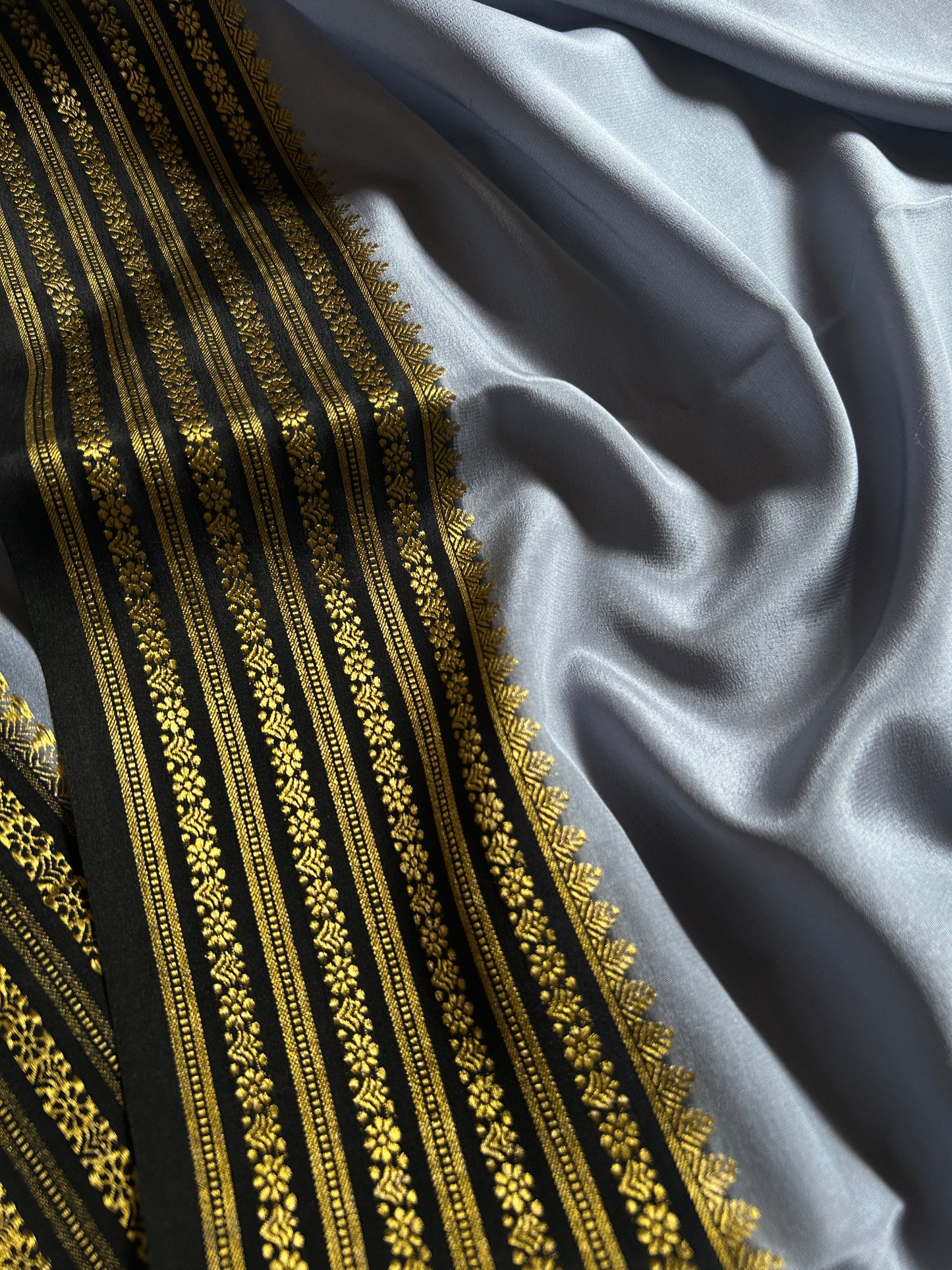 Poornima (2D) : Grey-black