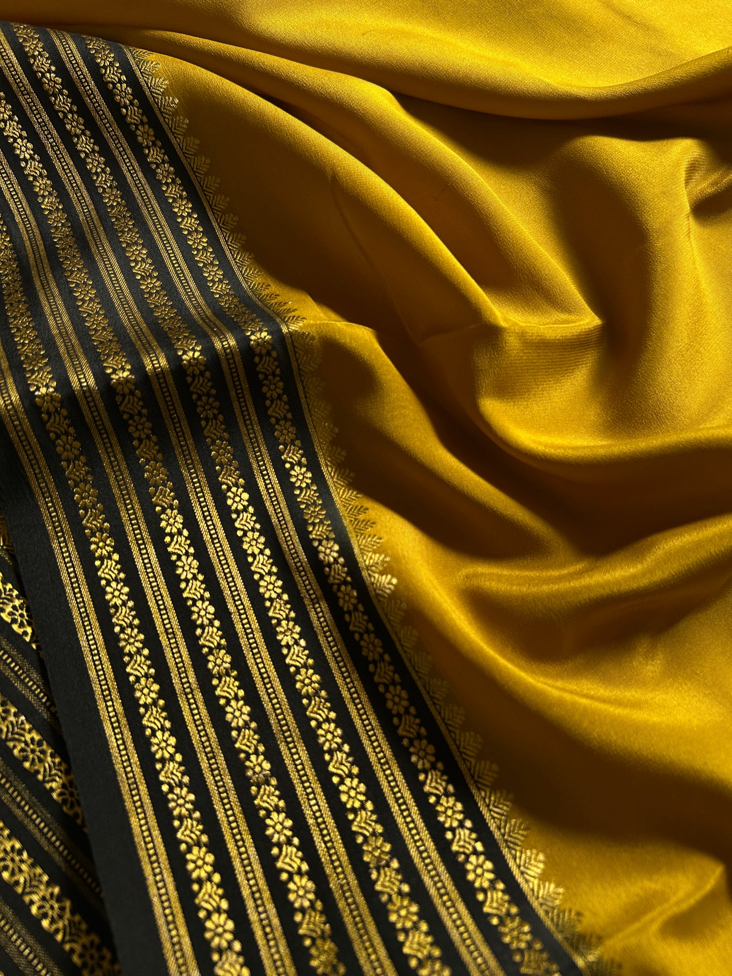 Poornima (2D) : Golden yellow-black