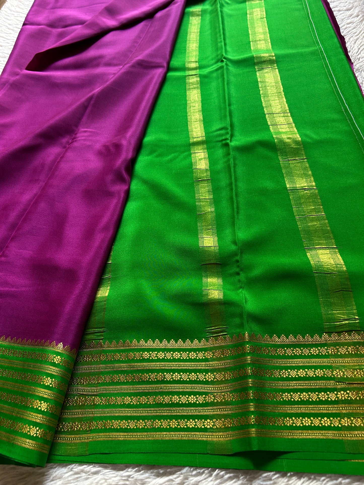 Poornima (2D) : Dark magenta-leaf green
