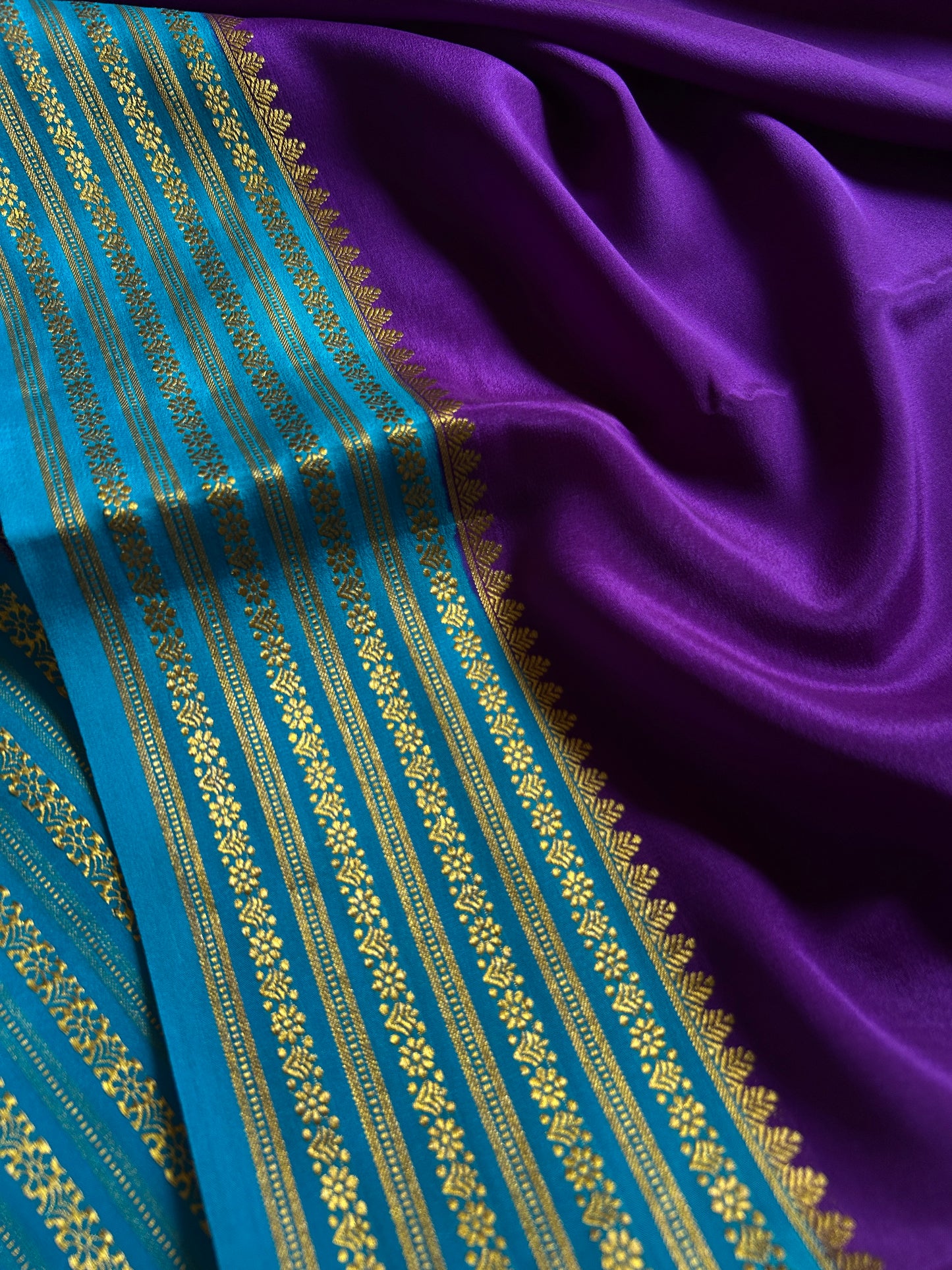 Poornima (2D) : Violet-ananda blue