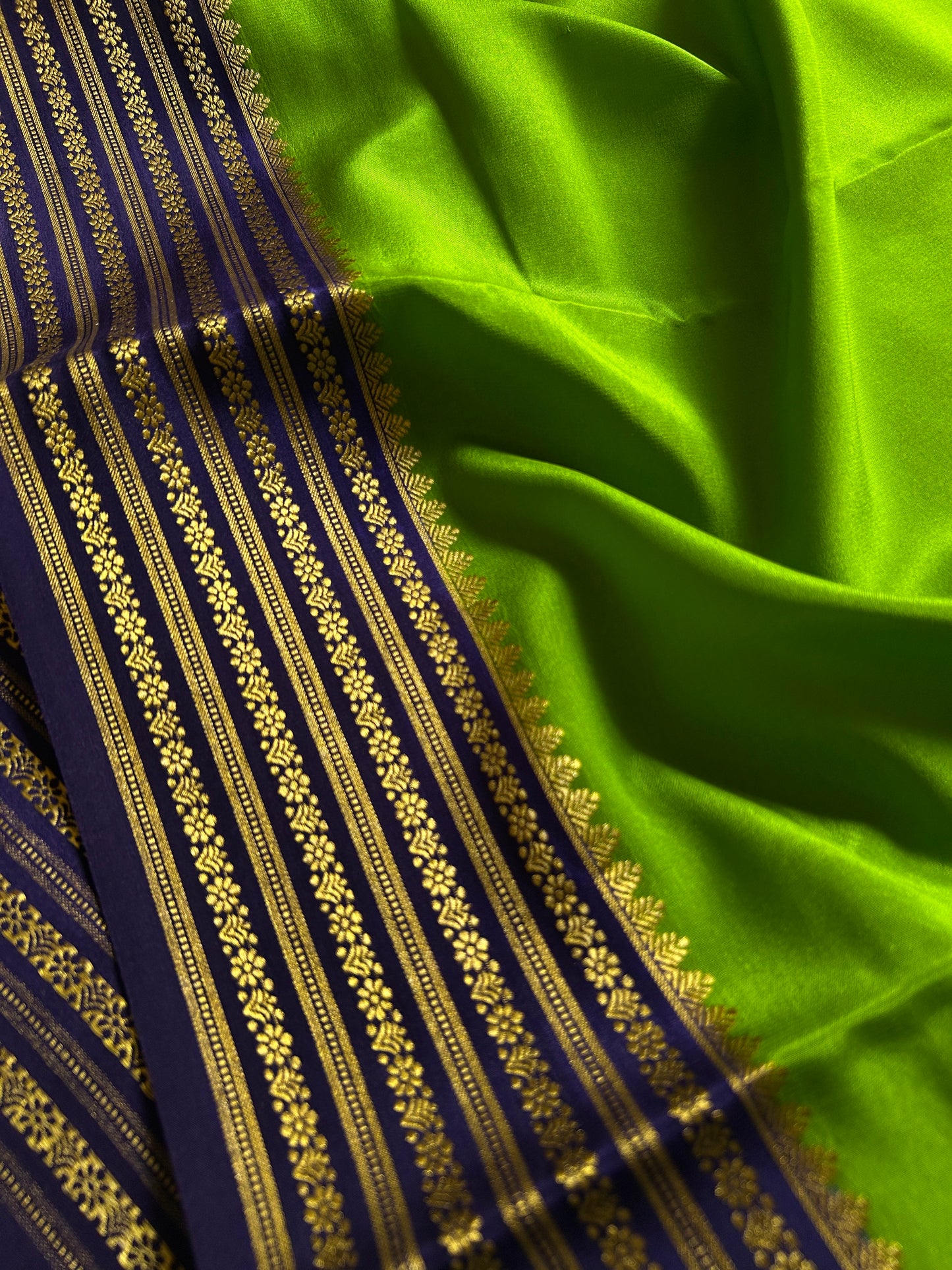 Poornima (2D) : Lime green-navy blue