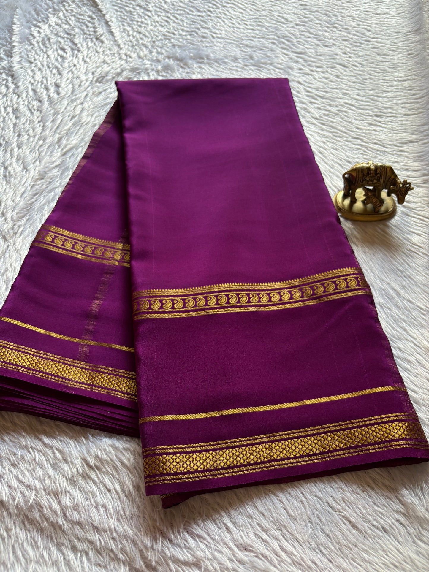 Guna : Solid Dark magenta