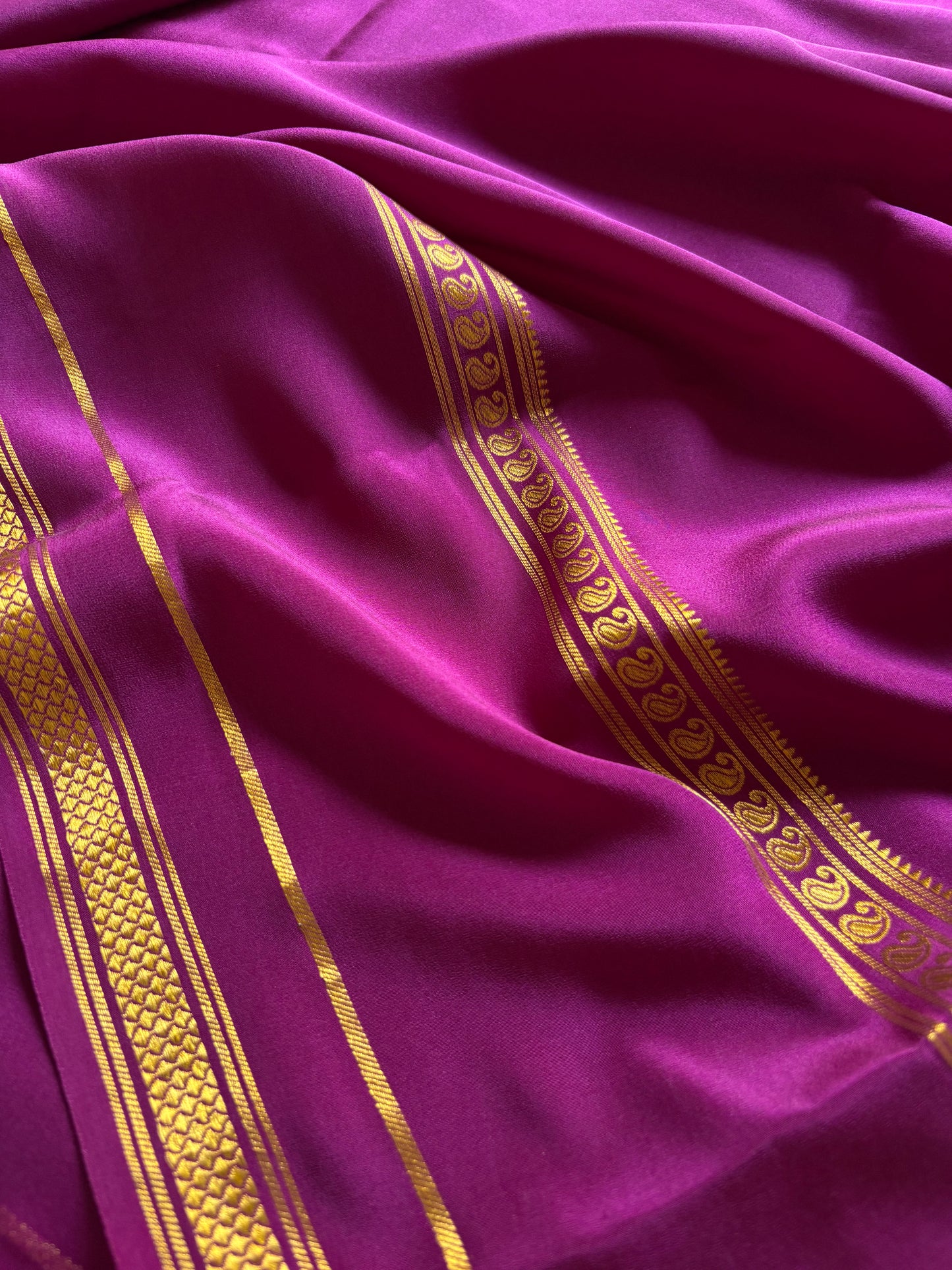 Guna : Solid Dark magenta