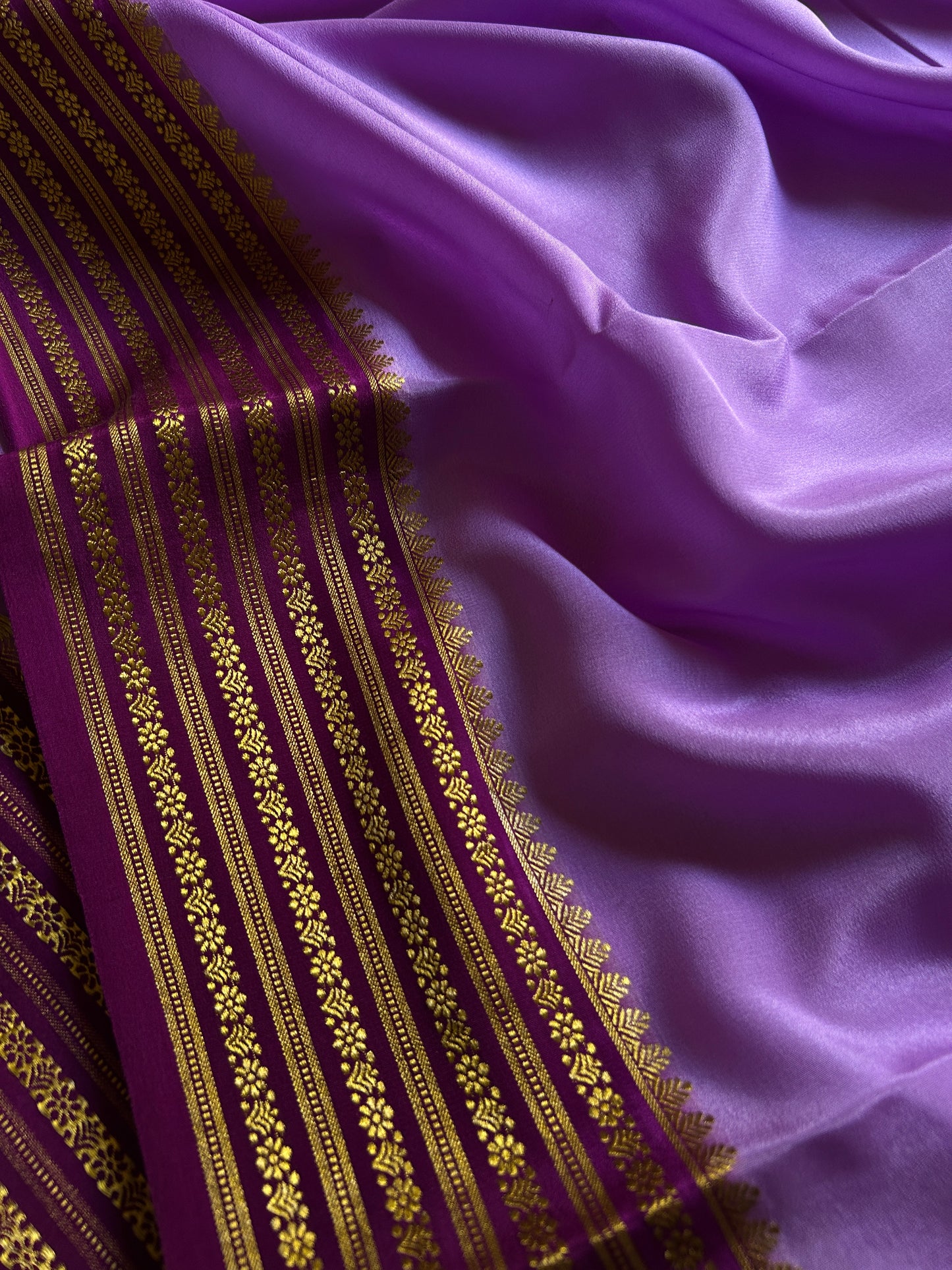 Poornima (2D) : Lavender-dark magenta