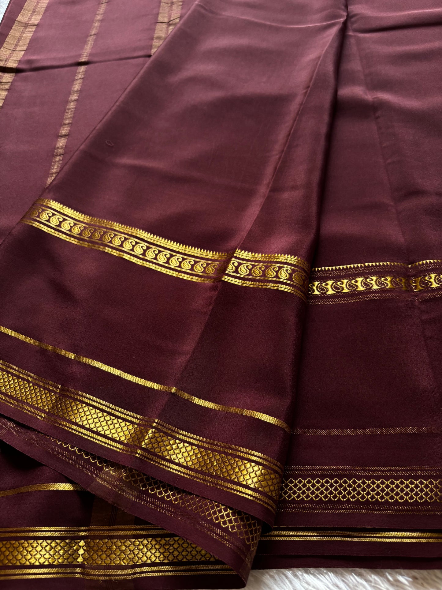 Guna : Solid Chocolate brown