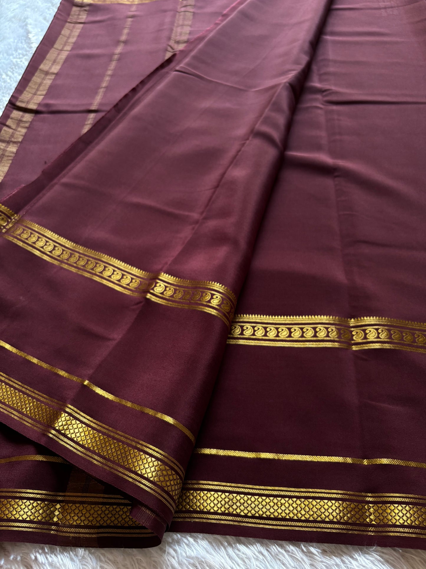 Guna : Solid Chocolate brown