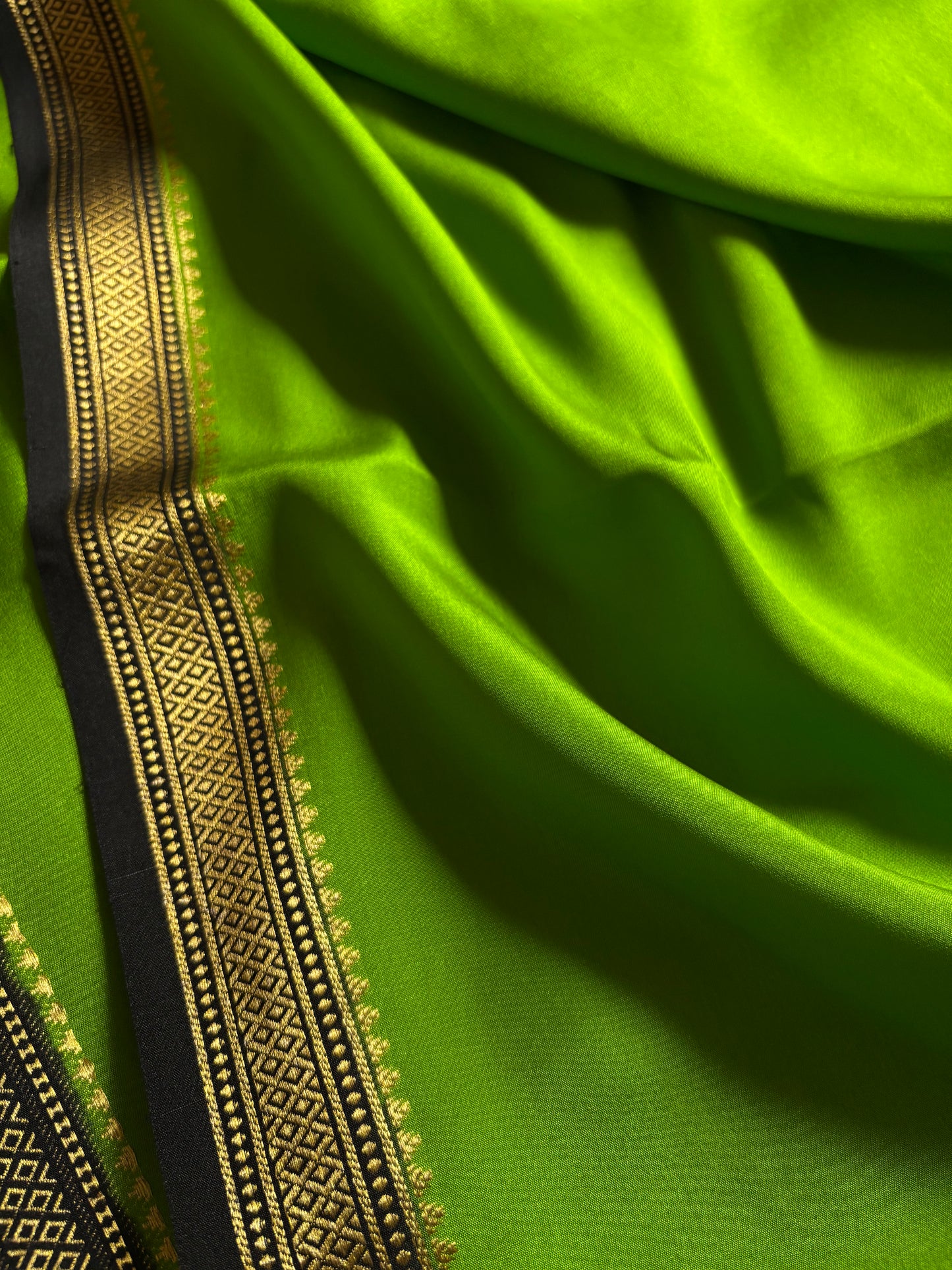 Preetha (2D) : Mehendi green-black