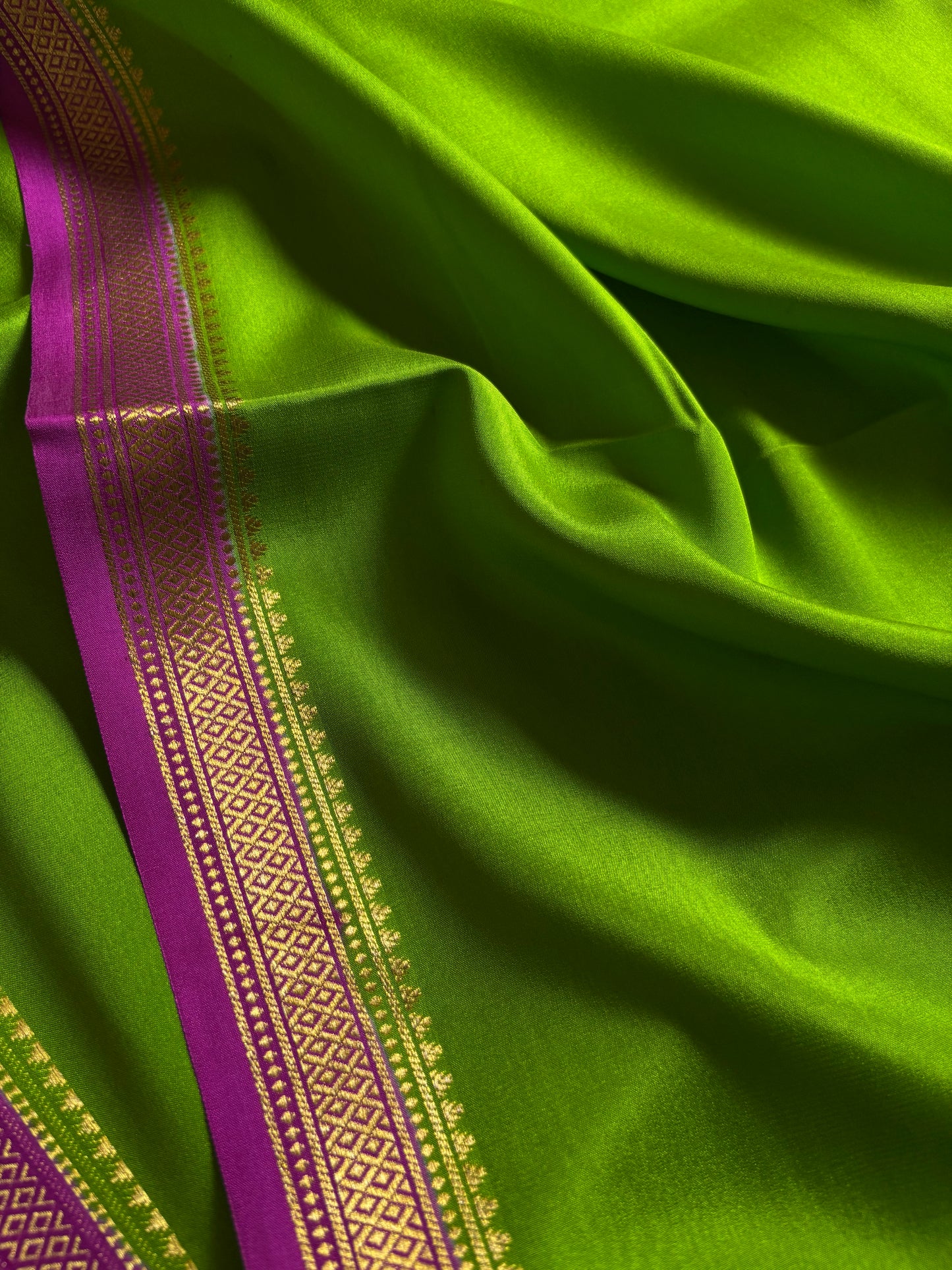 Preetha (2D) : Mehendi green-magenta