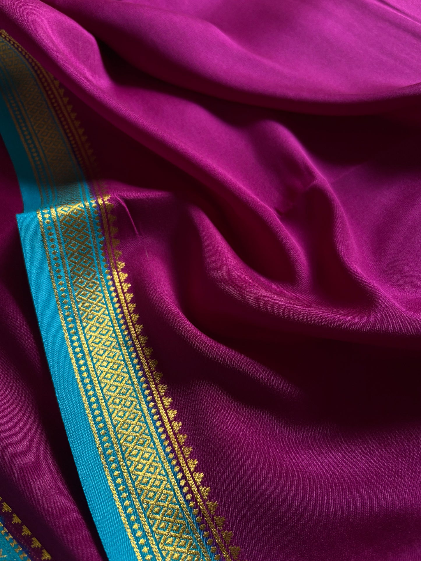 Preetha (2D) : Magenta-ananda blue