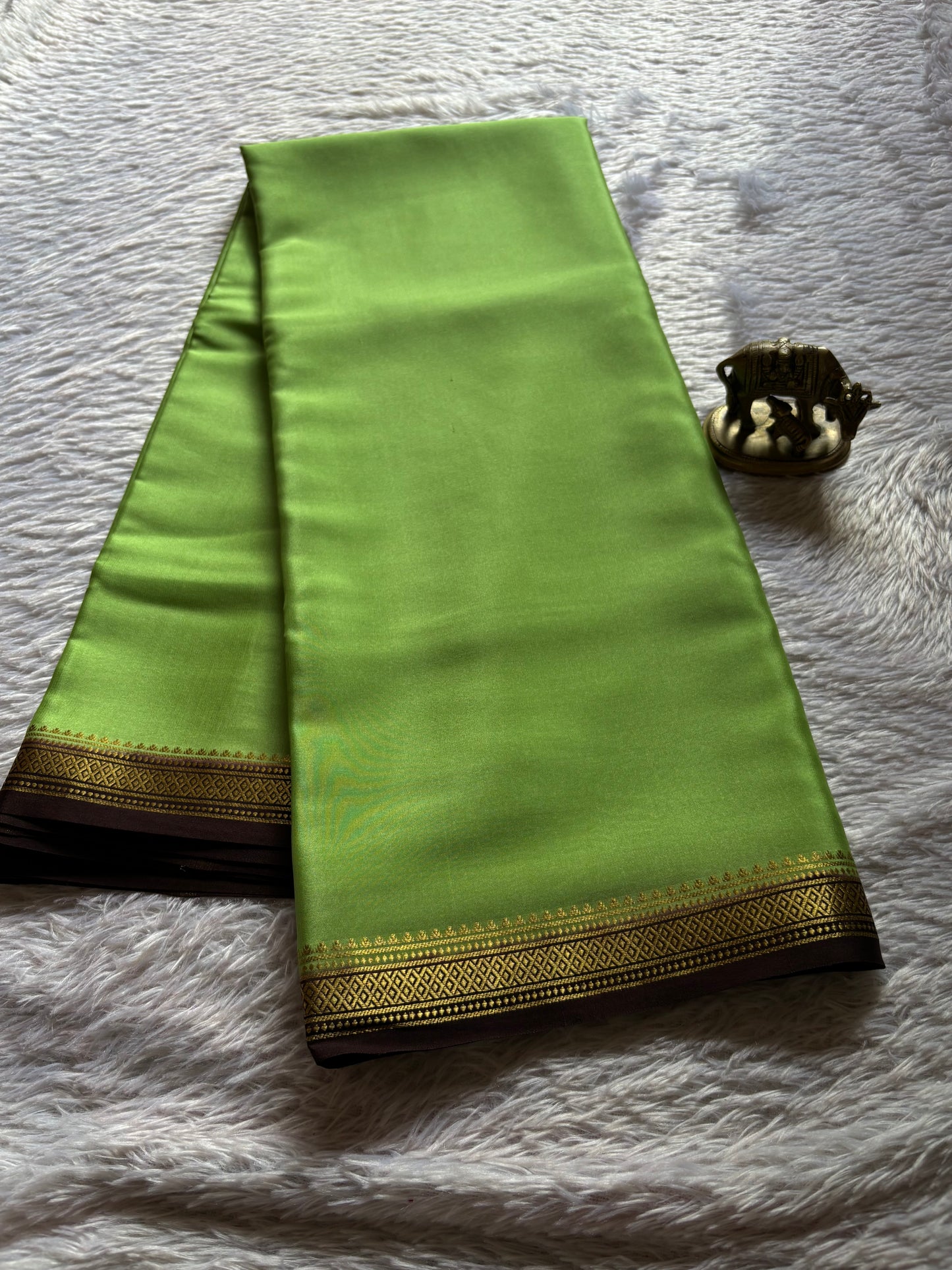 Preetha (2D) : Pista green-deep brown