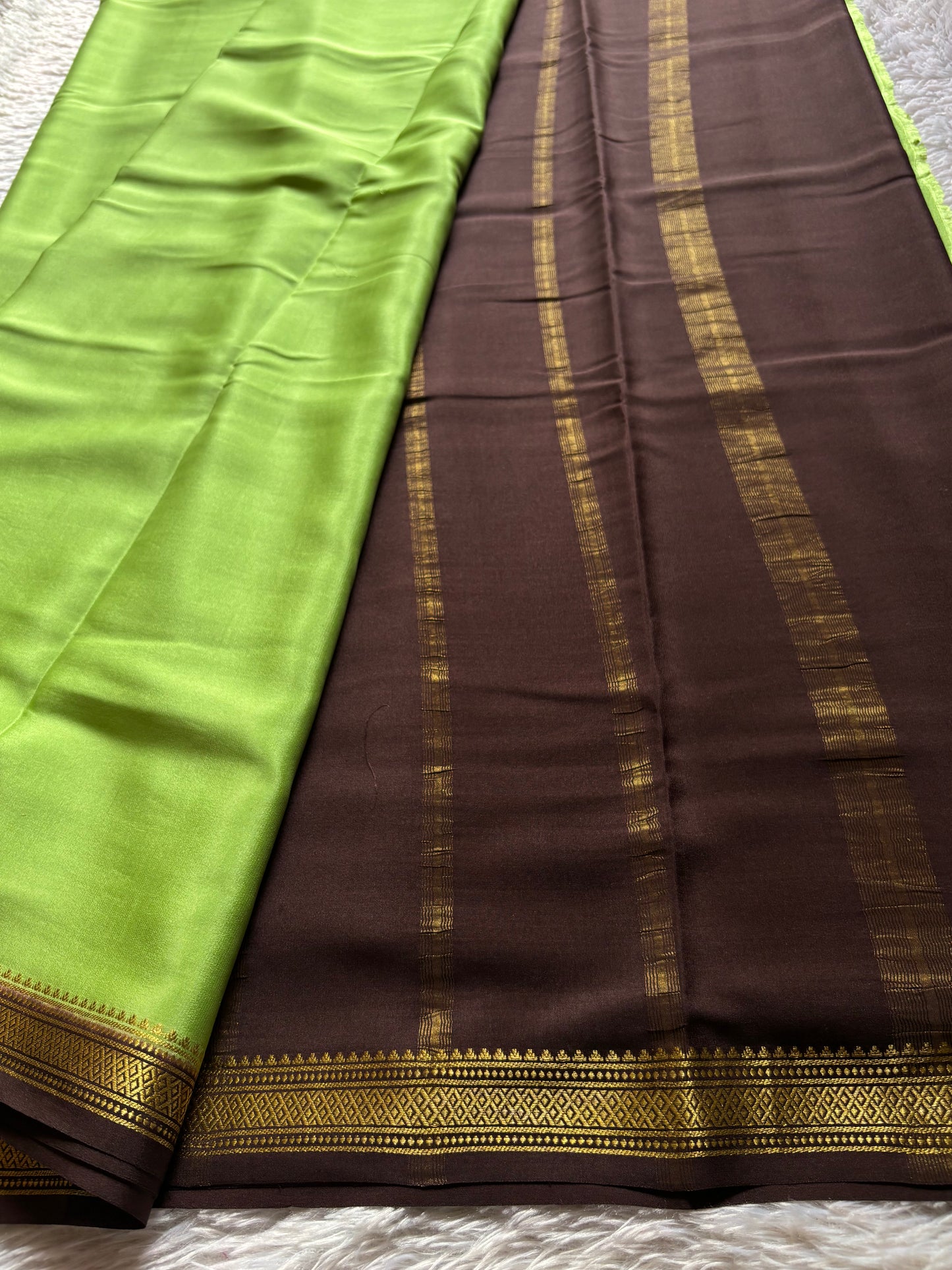 Preetha (2D) : Pista green-deep brown