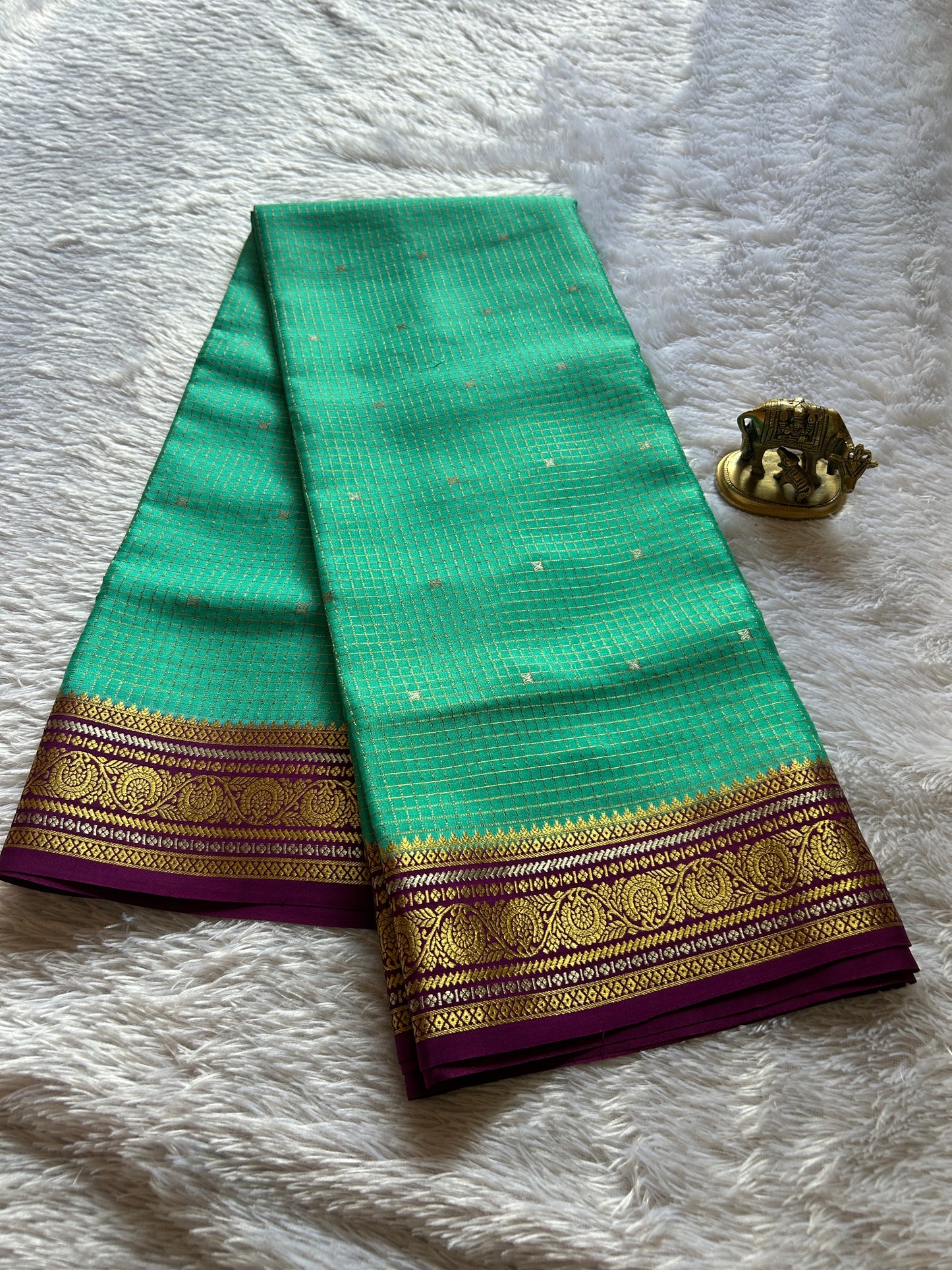 Haasini (2D) : Turquoise-magenta