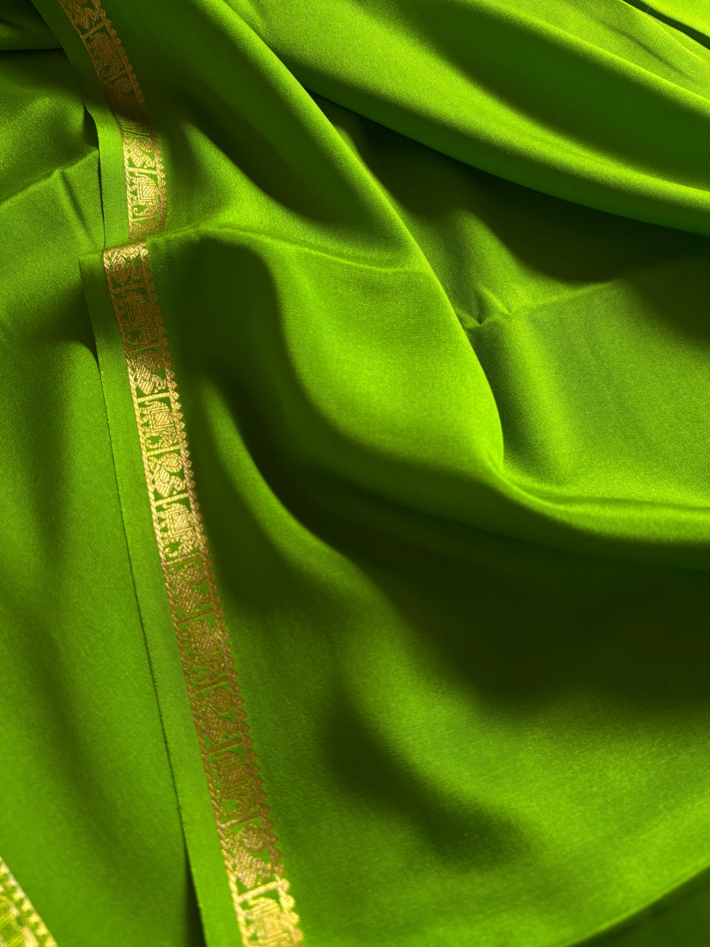 Gaana : Solid Mehendi green