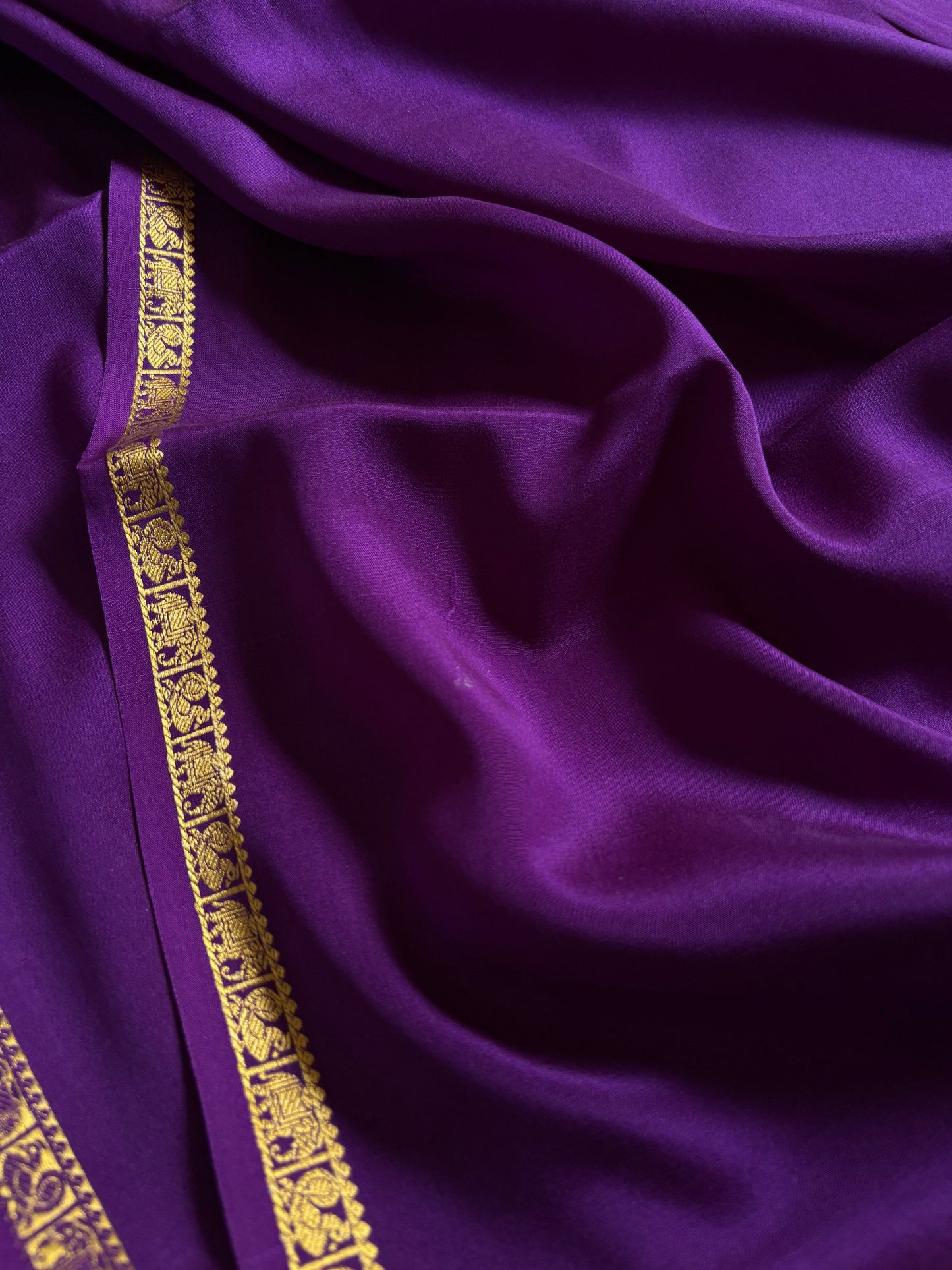 Gaana : Solid Purple