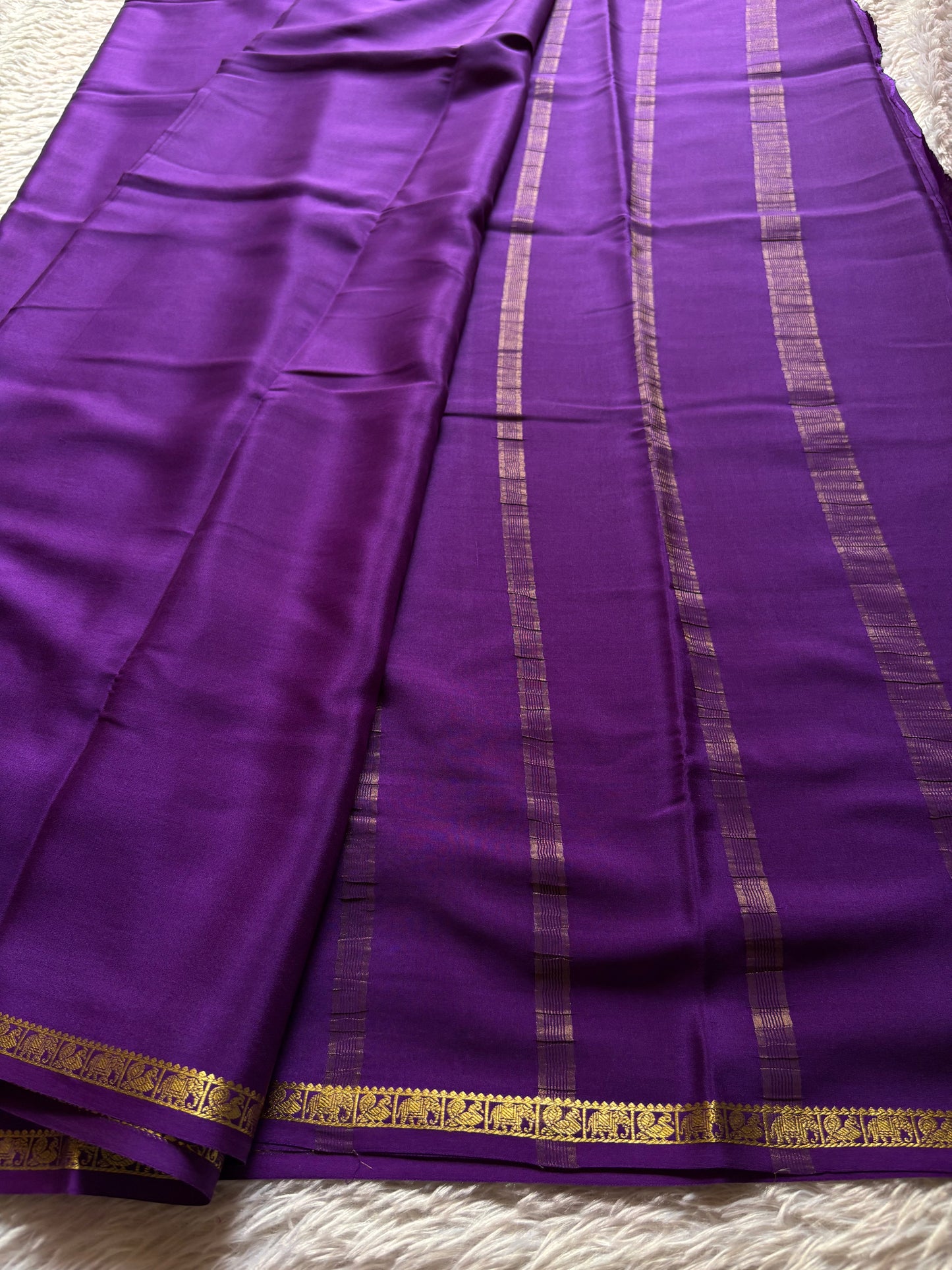 Gaana : Solid Purple