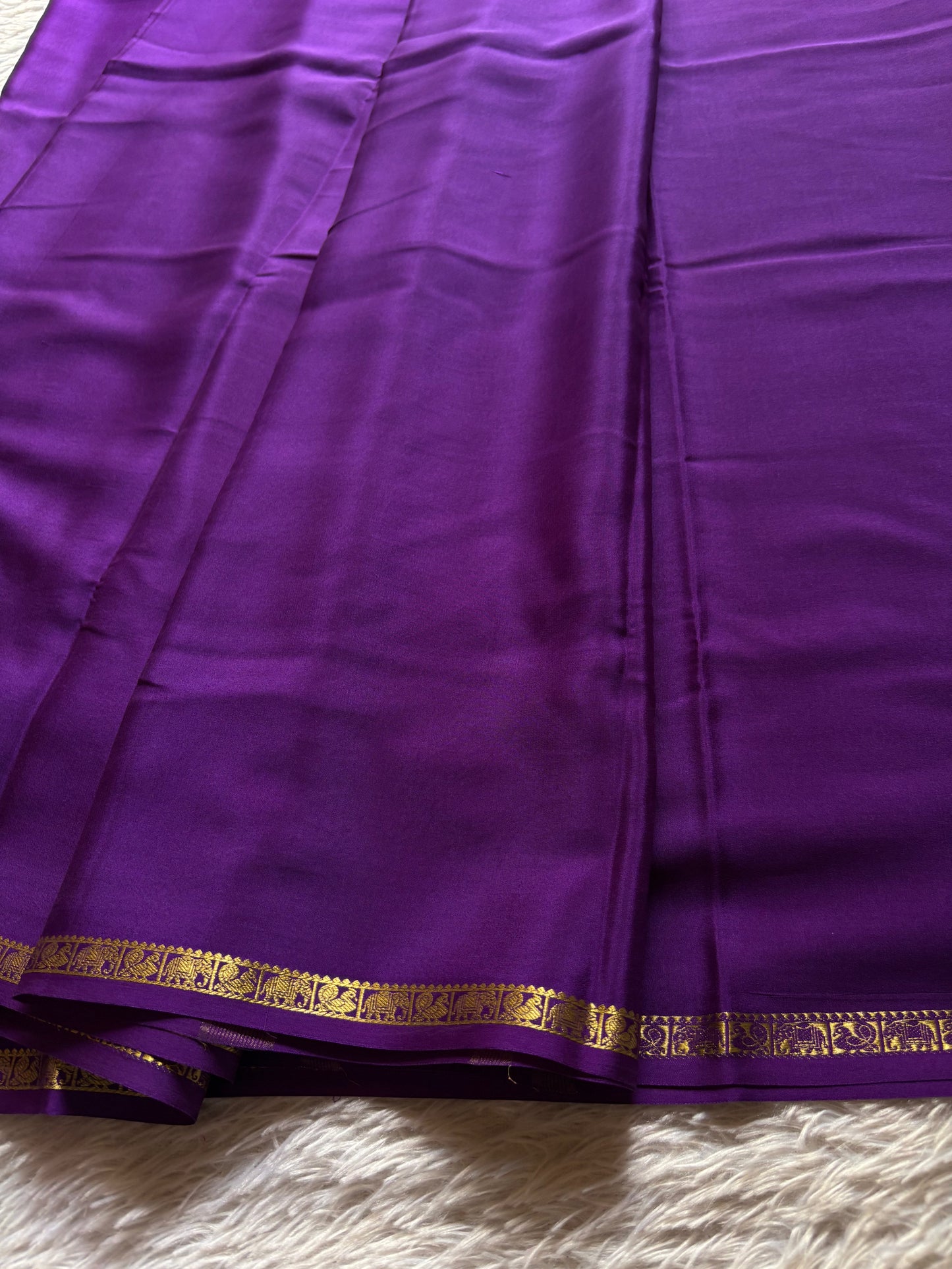 Gaana : Solid Purple