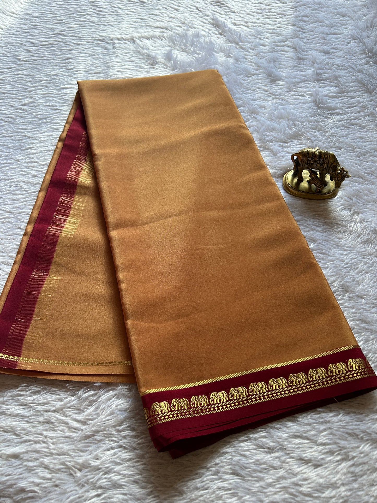 Gowri (2D) : Beige-maroon