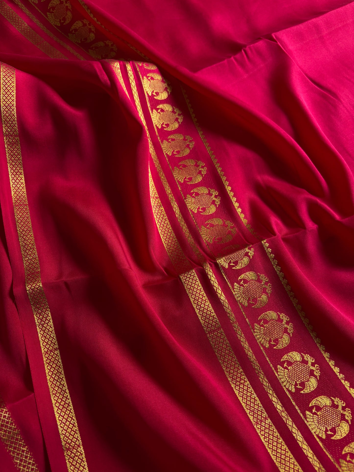 Ashwini : Solid Rani pink
