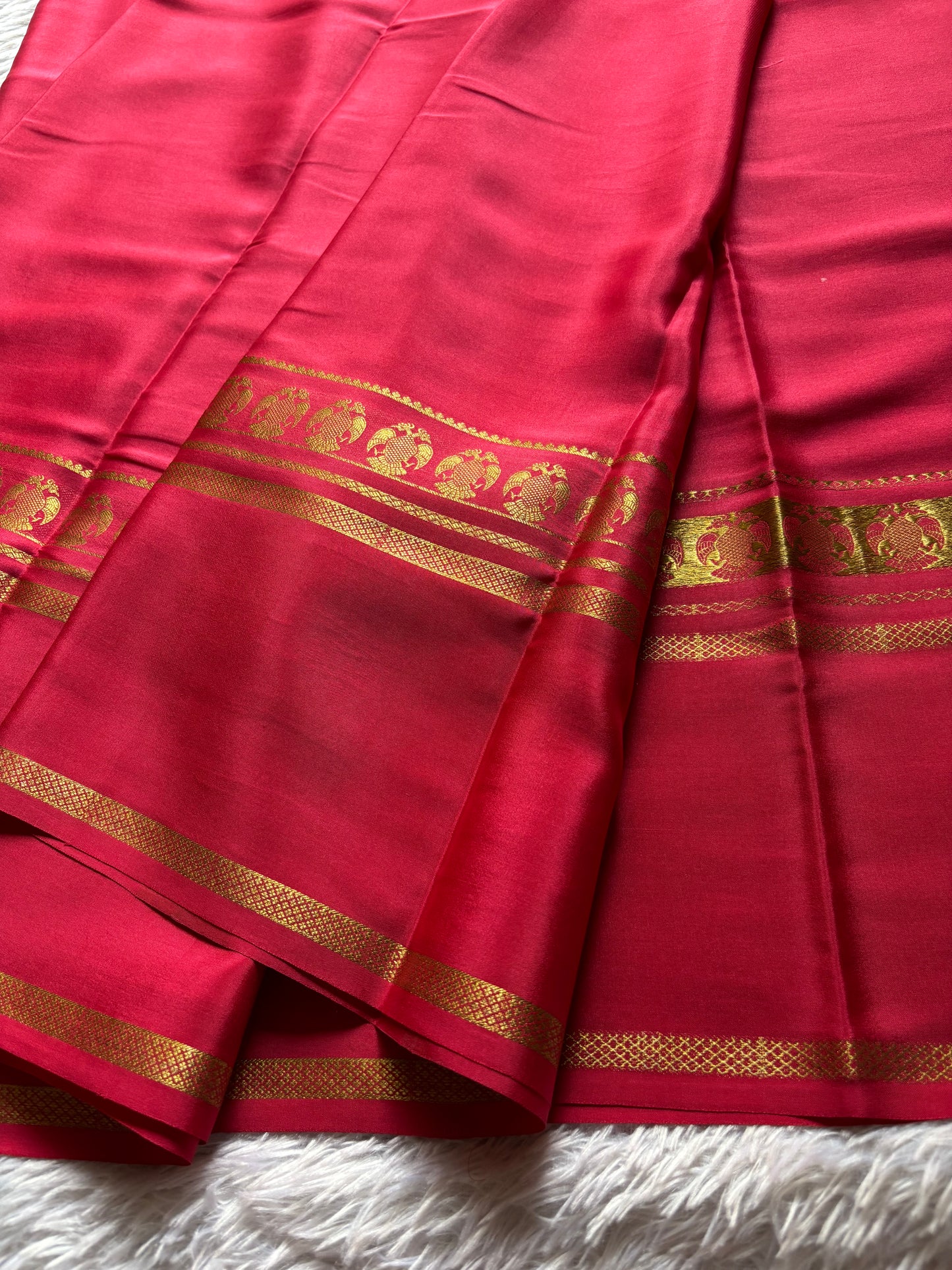 Ashwini : Solid Reddish pink