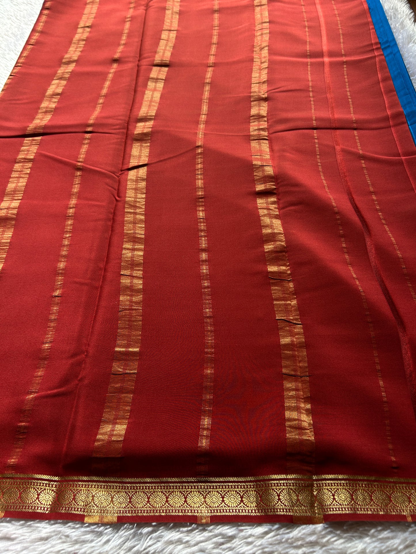 Parijata (2D) : Peacock blue-red