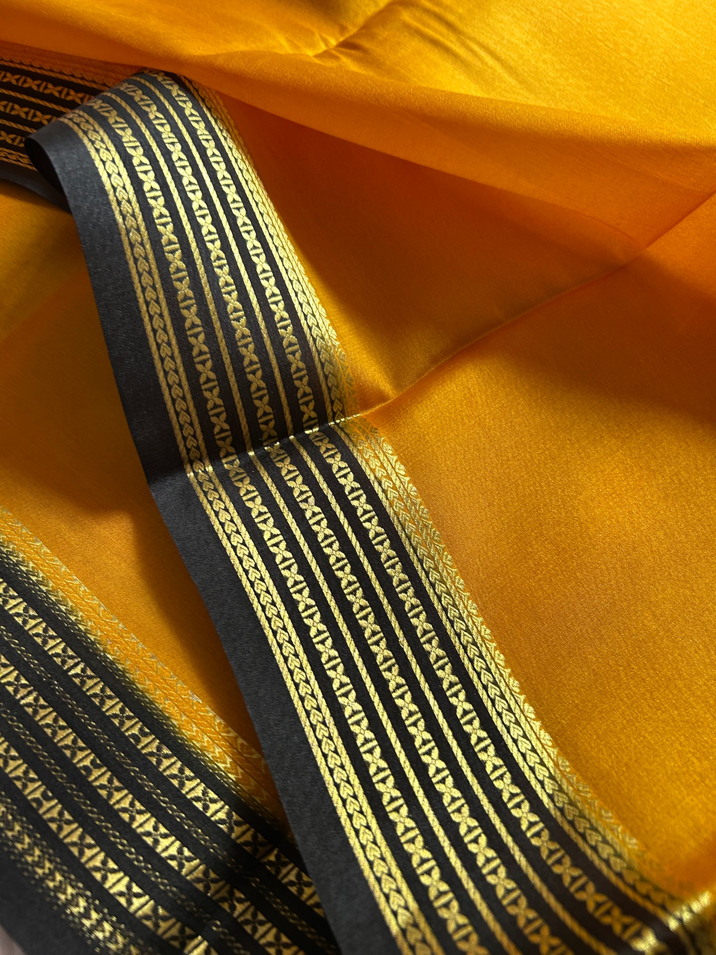 Deeksha (2D) : Golden yellow-black