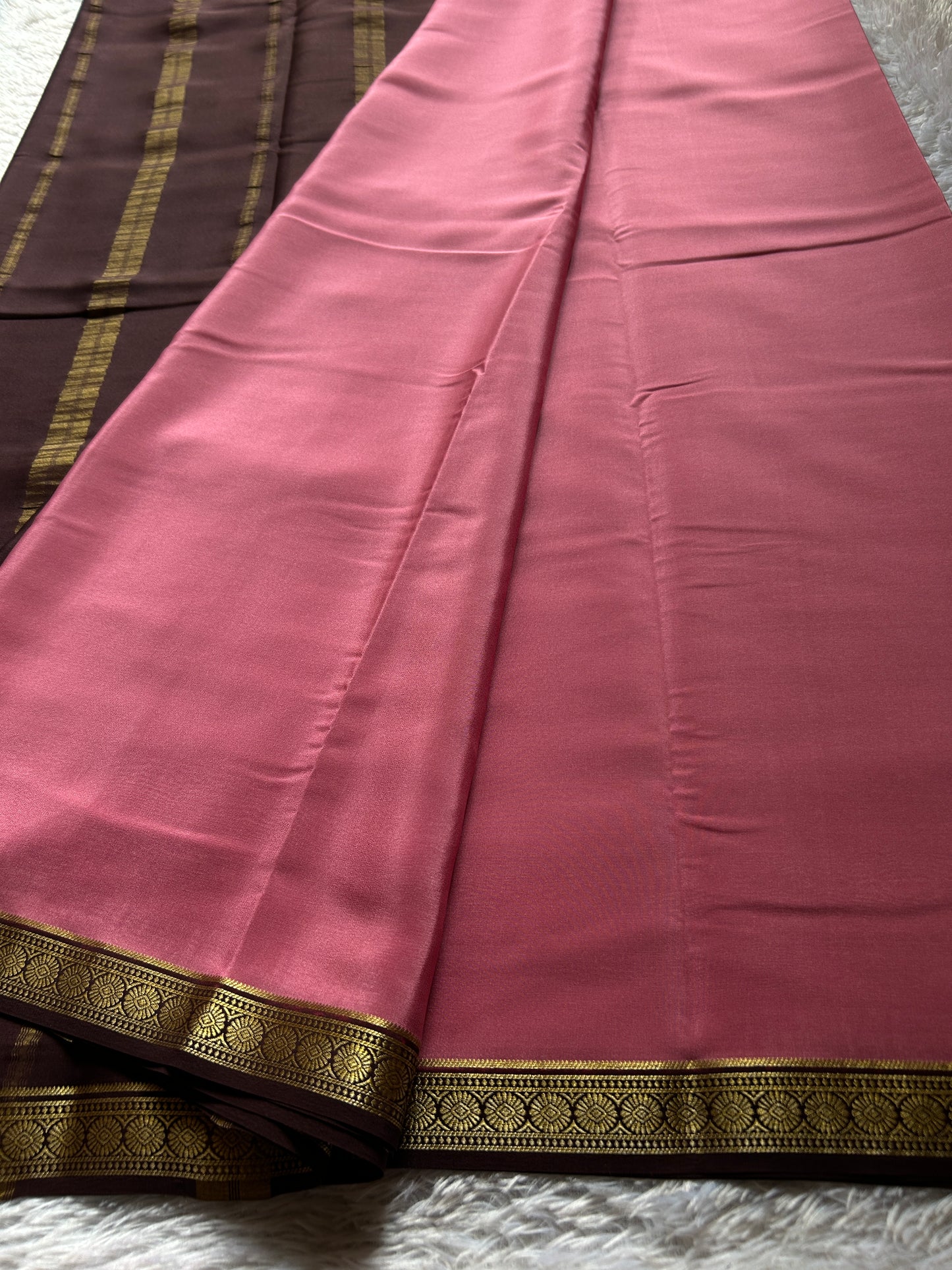 Parijata (2D) : Onion pink-chocolate brown