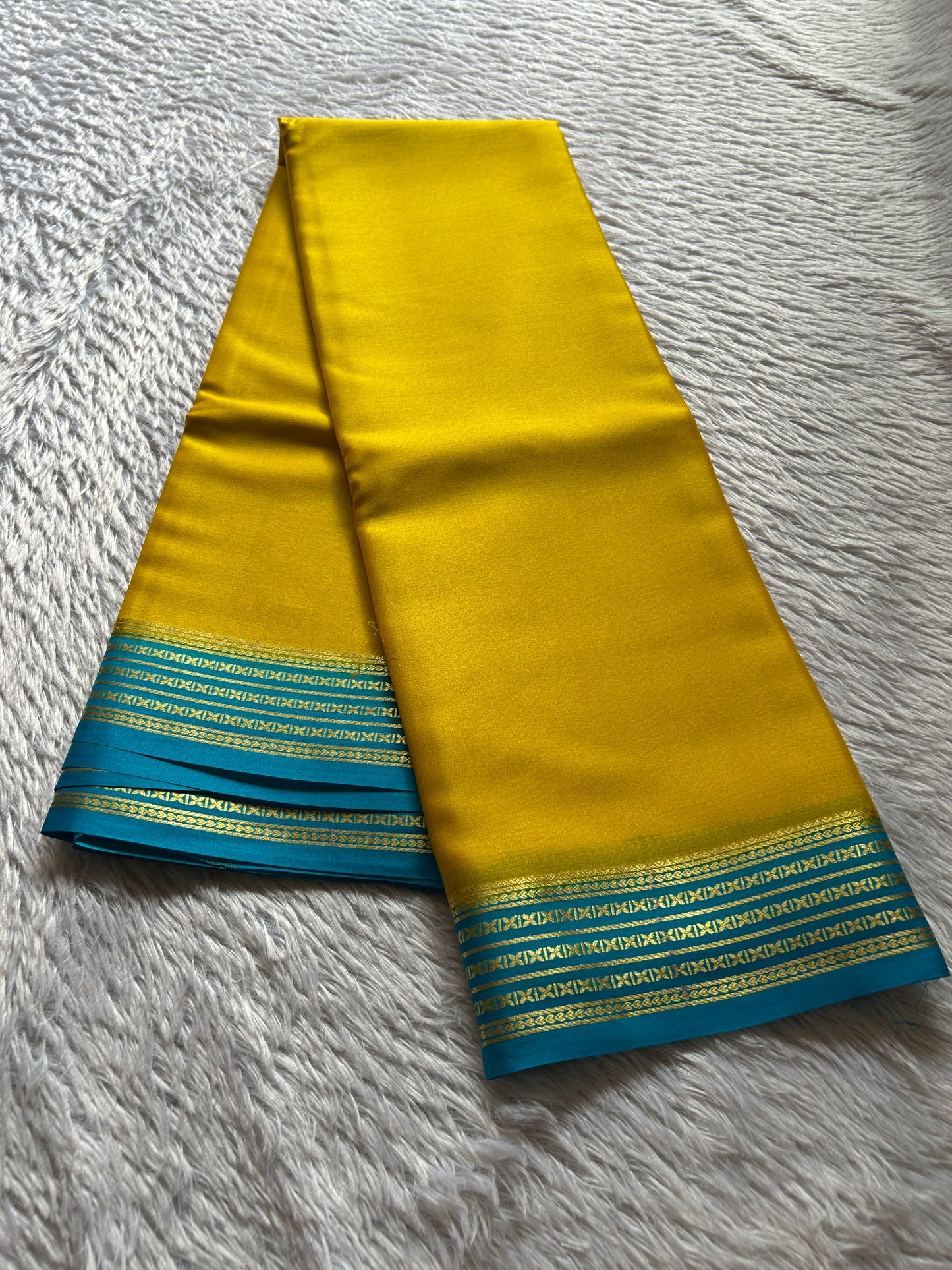 Deeksha (2D) : Yellow-ananda blue
