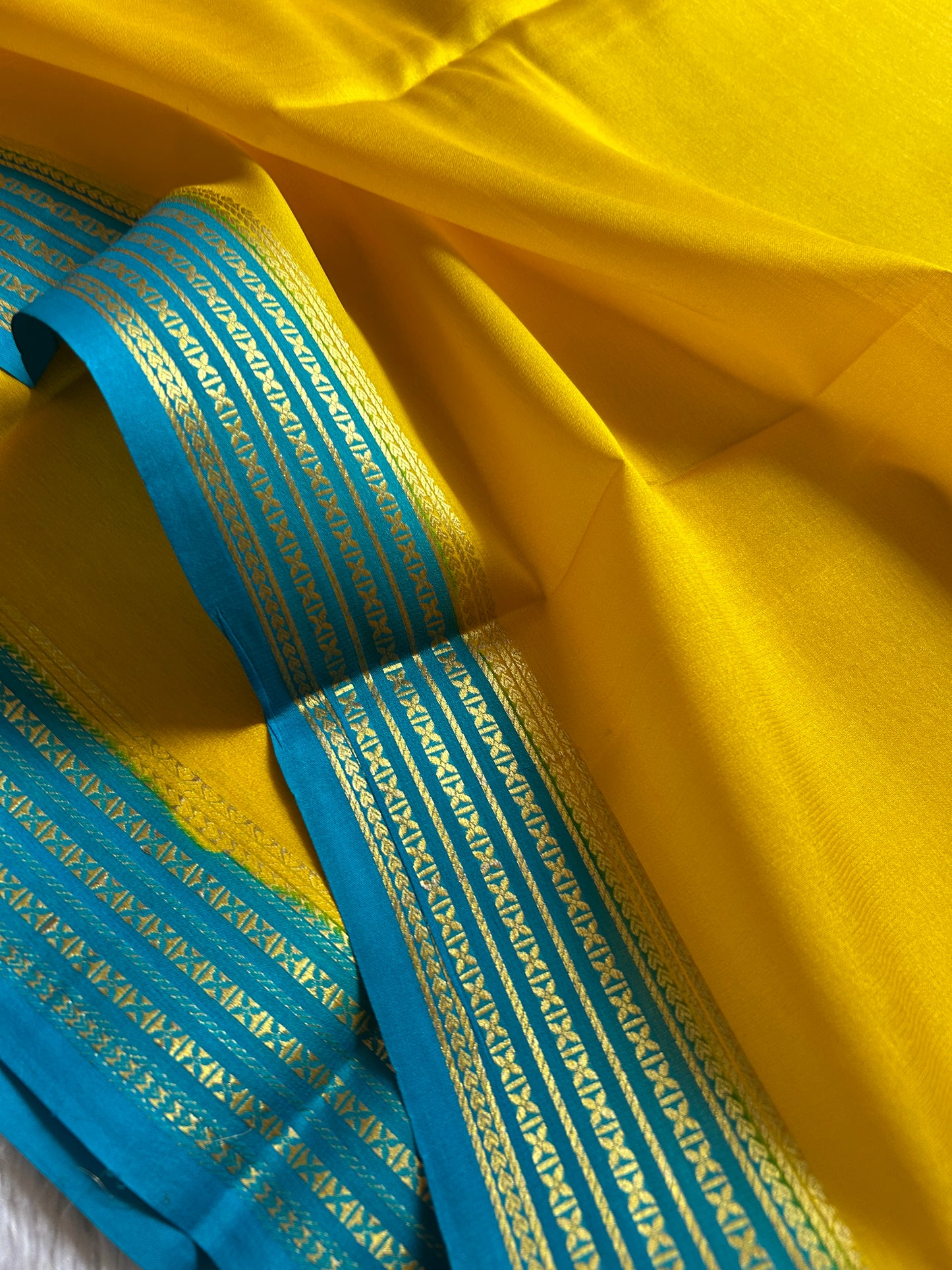 Deeksha (2D) : Yellow-ananda blue