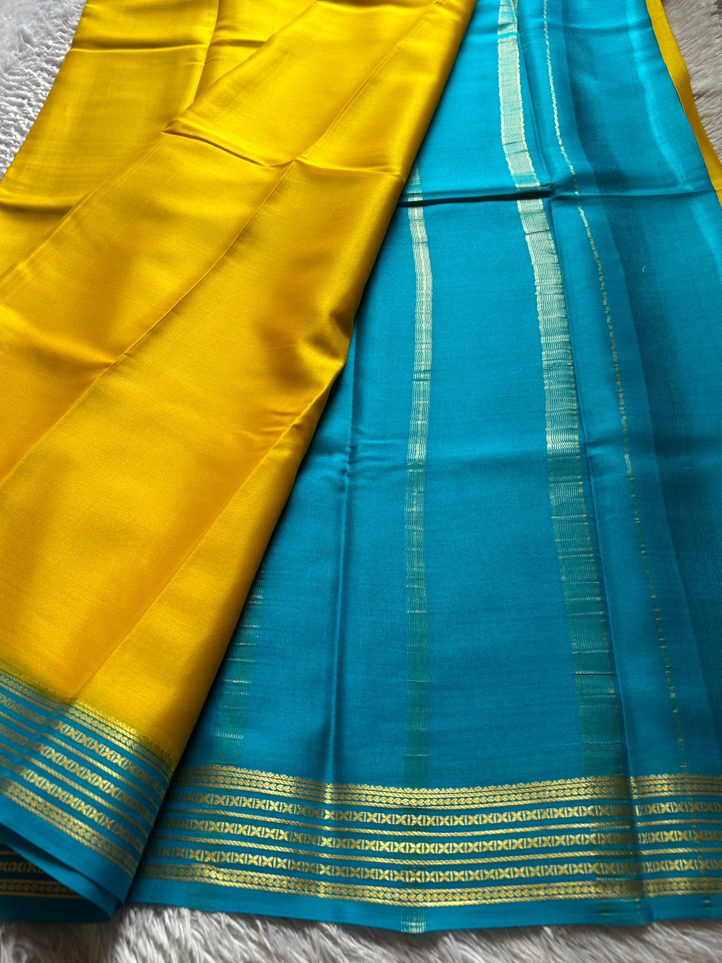 Deeksha (2D) : Yellow-ananda blue