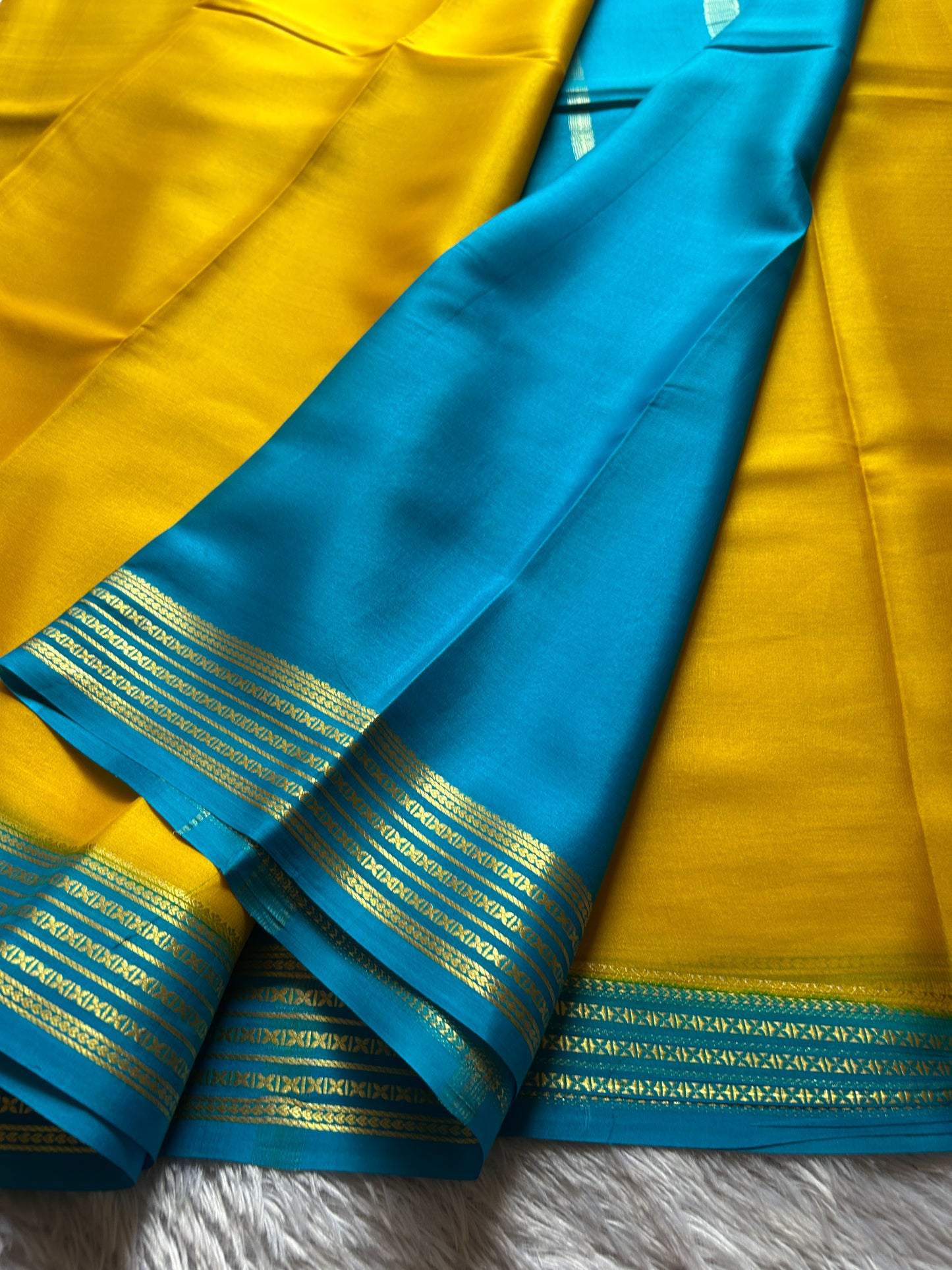 Deeksha (2D) : Yellow-ananda blue