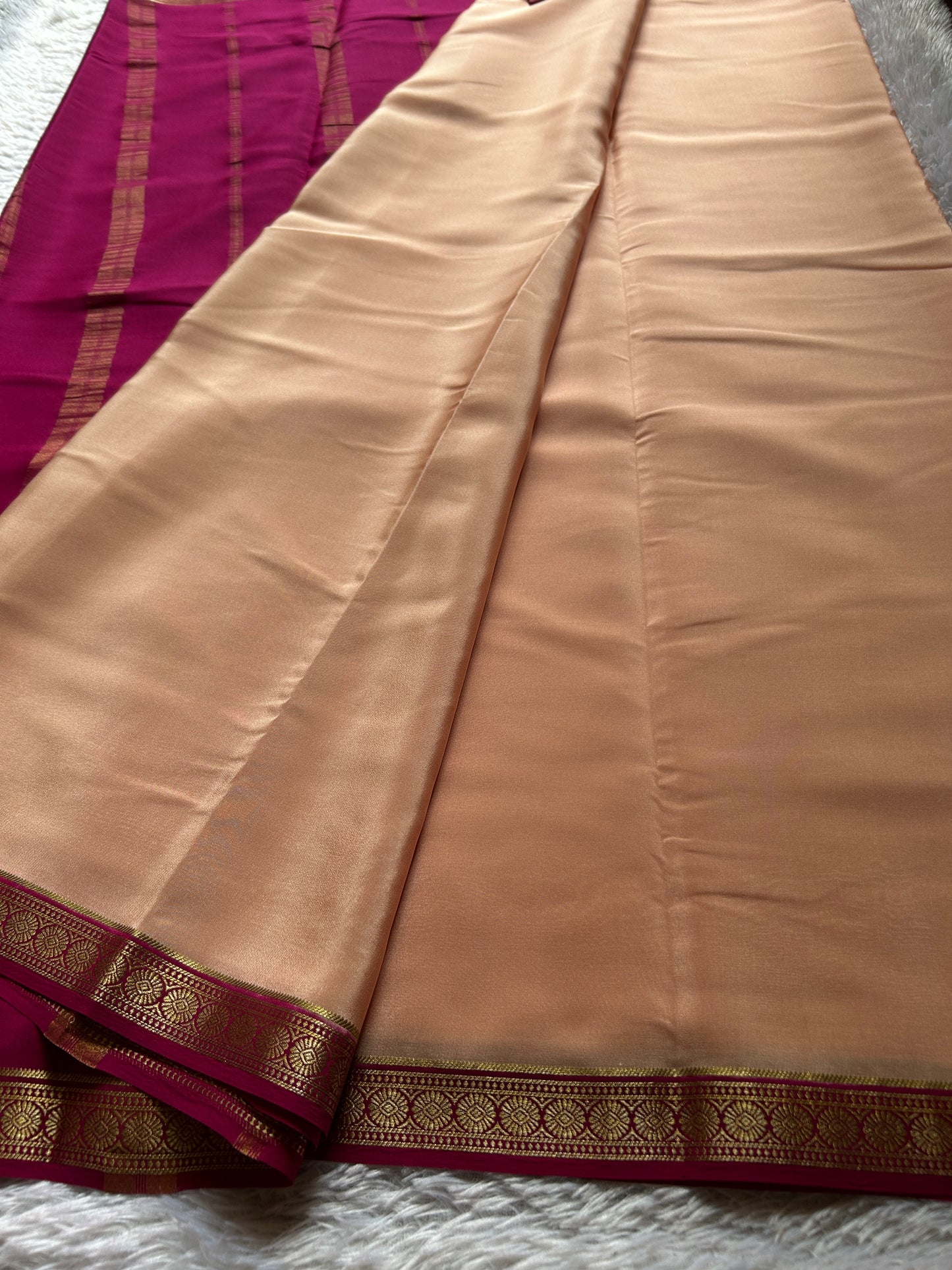 Parijata (2D) : Pinkish beige-rani pink