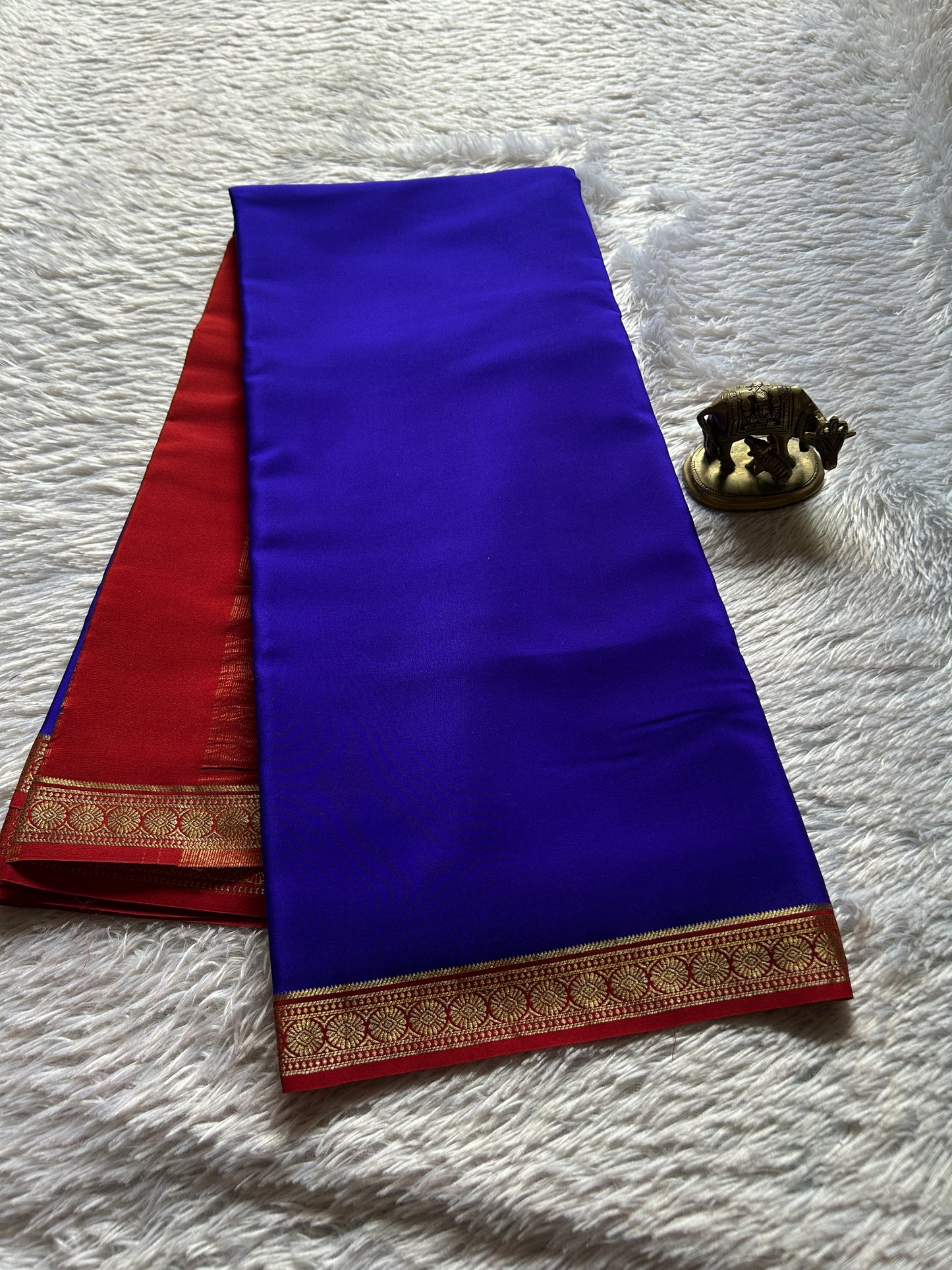 Parijata (2D) : Royal blue-red
