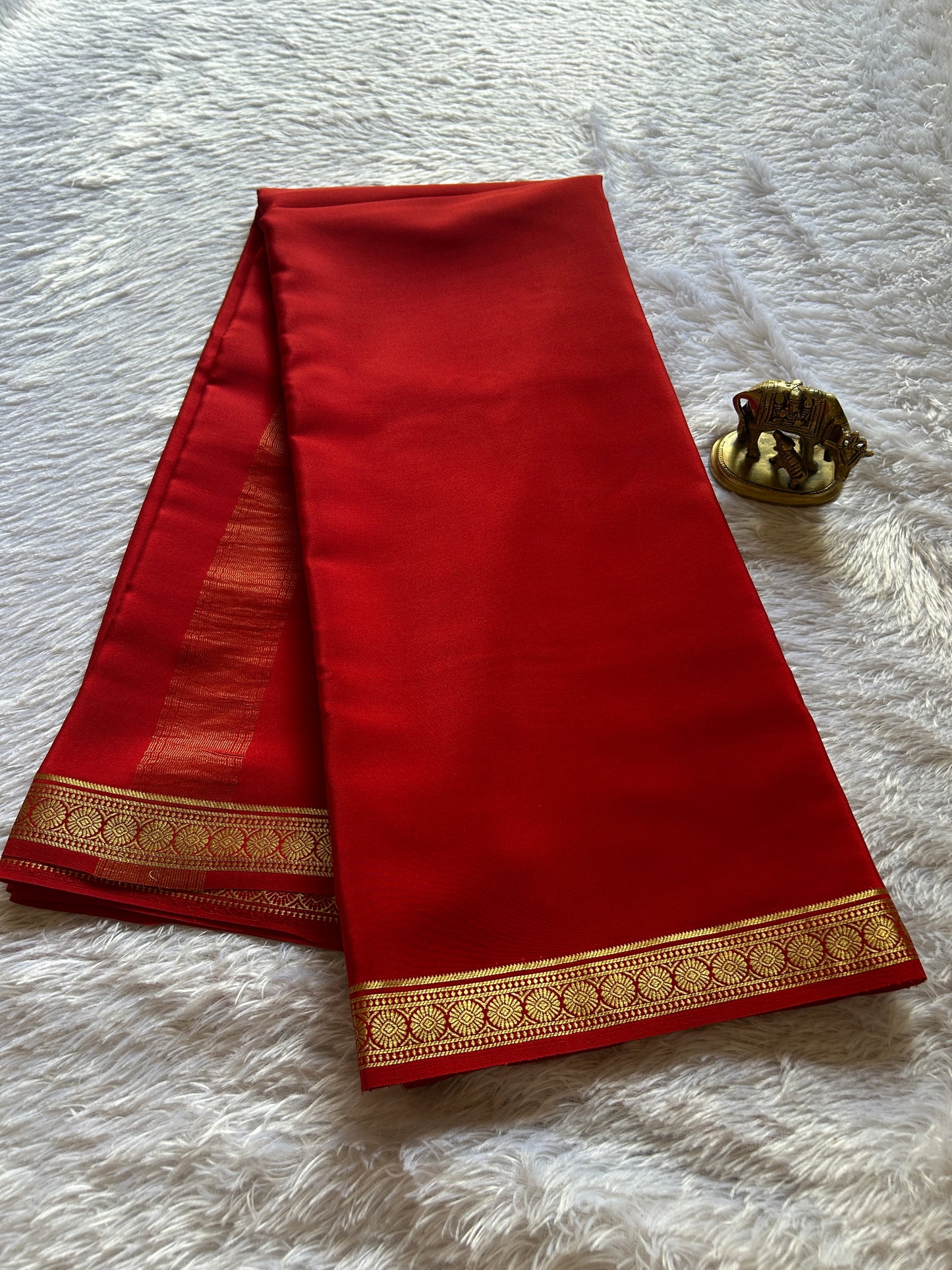 Parijata : Solid Red