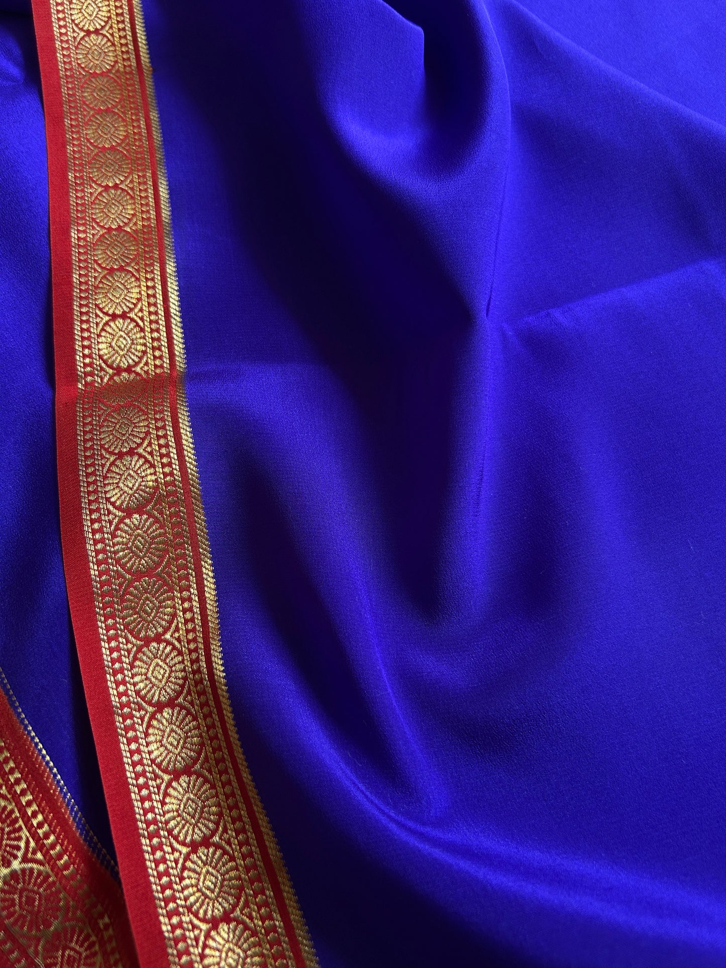 Parijata (2D) : Royal blue-red