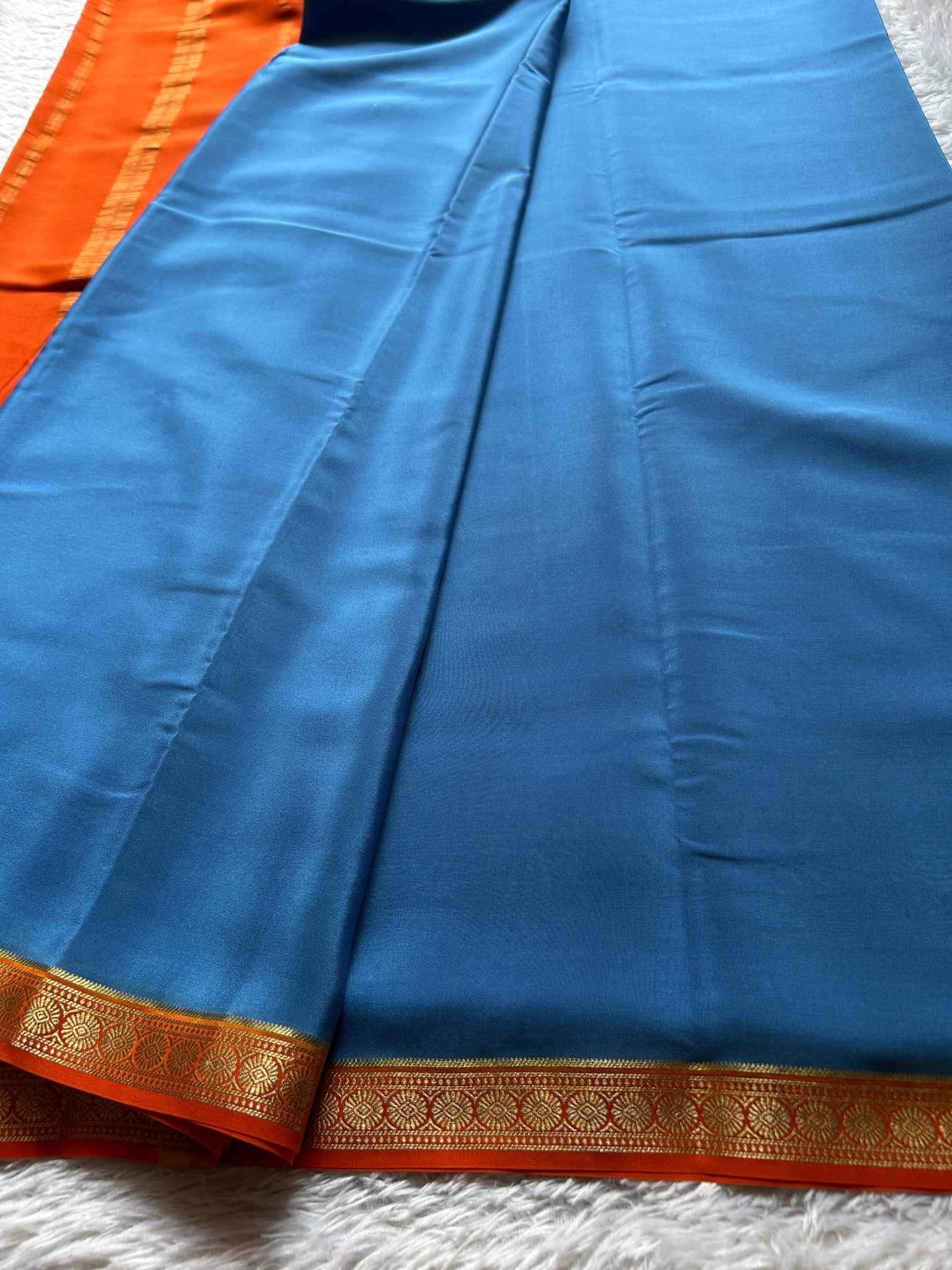 Parijata (2D) : Electric blue-orange