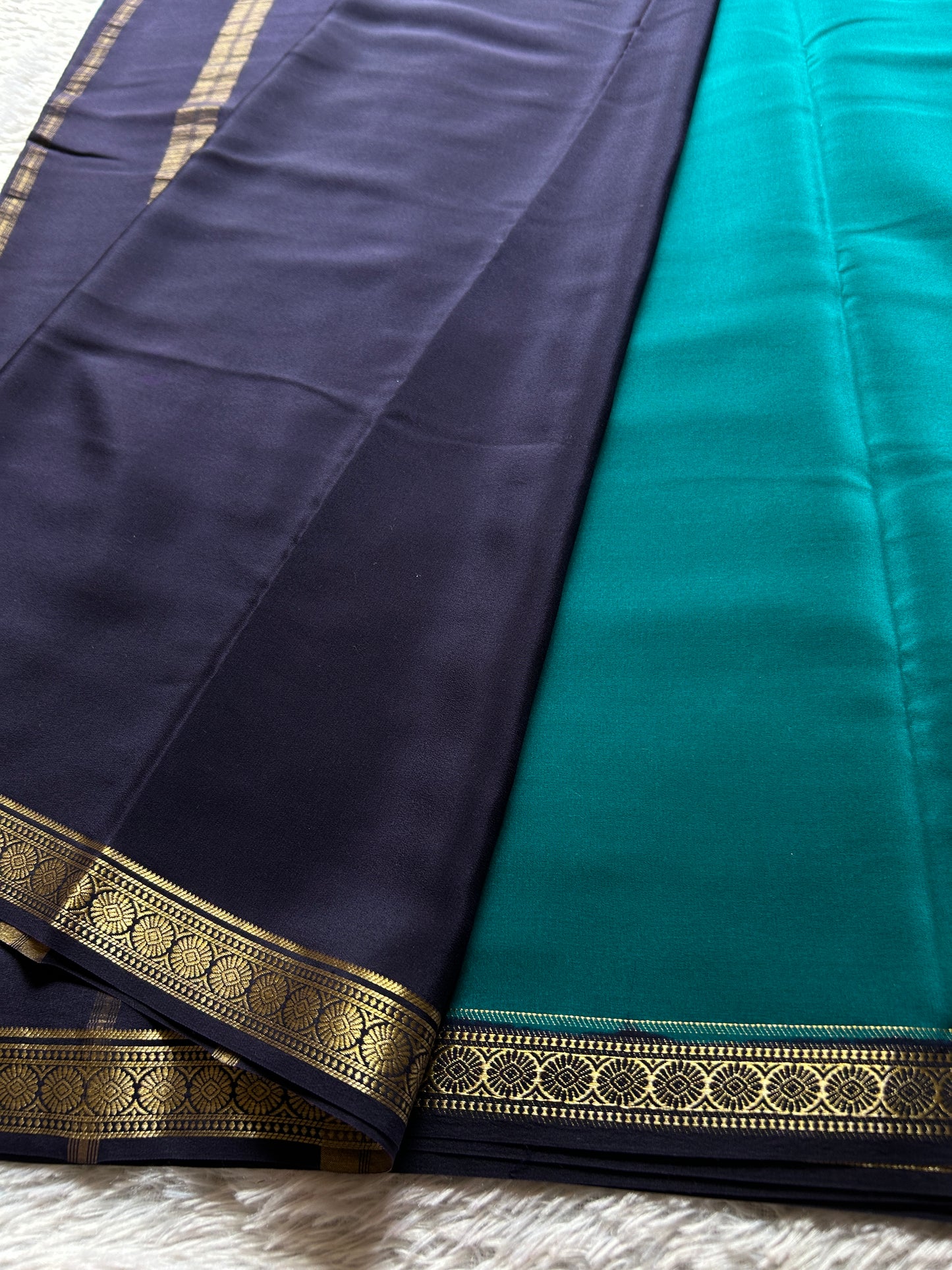 Parijata (2D) : Teal green-deep blue