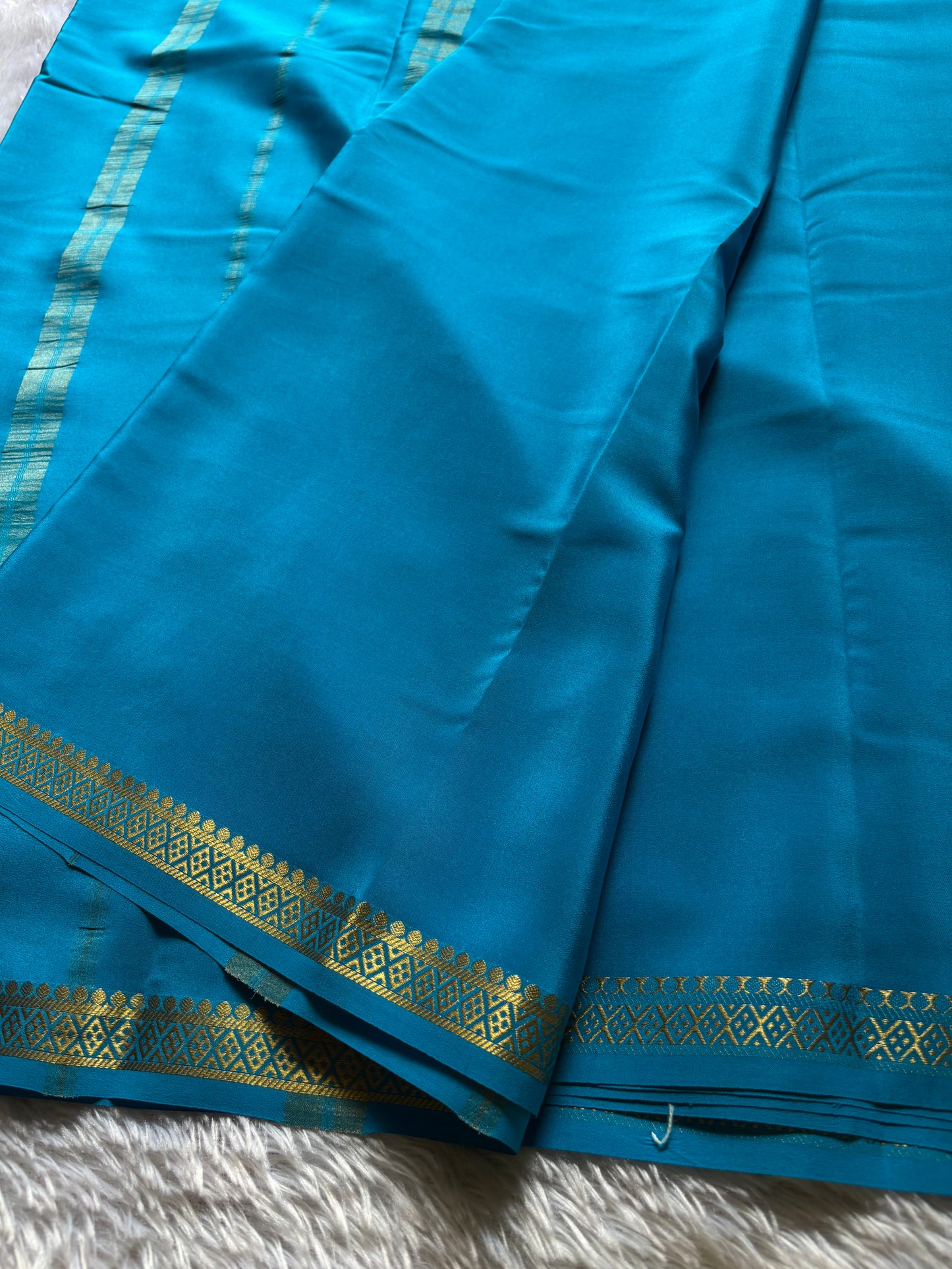 Nikhila : Solid Ananda blue