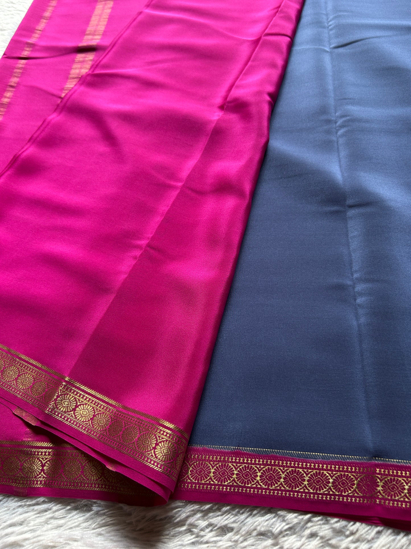 Parijata (2D) : Bluish grey-rani pink