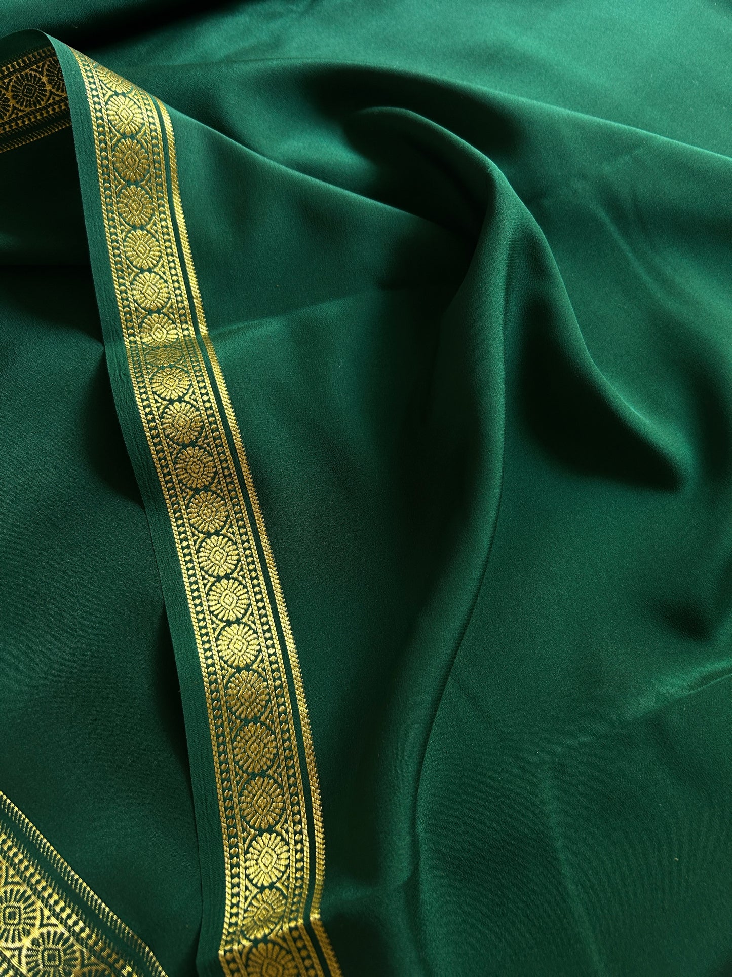 Parijata : Solid Dark green