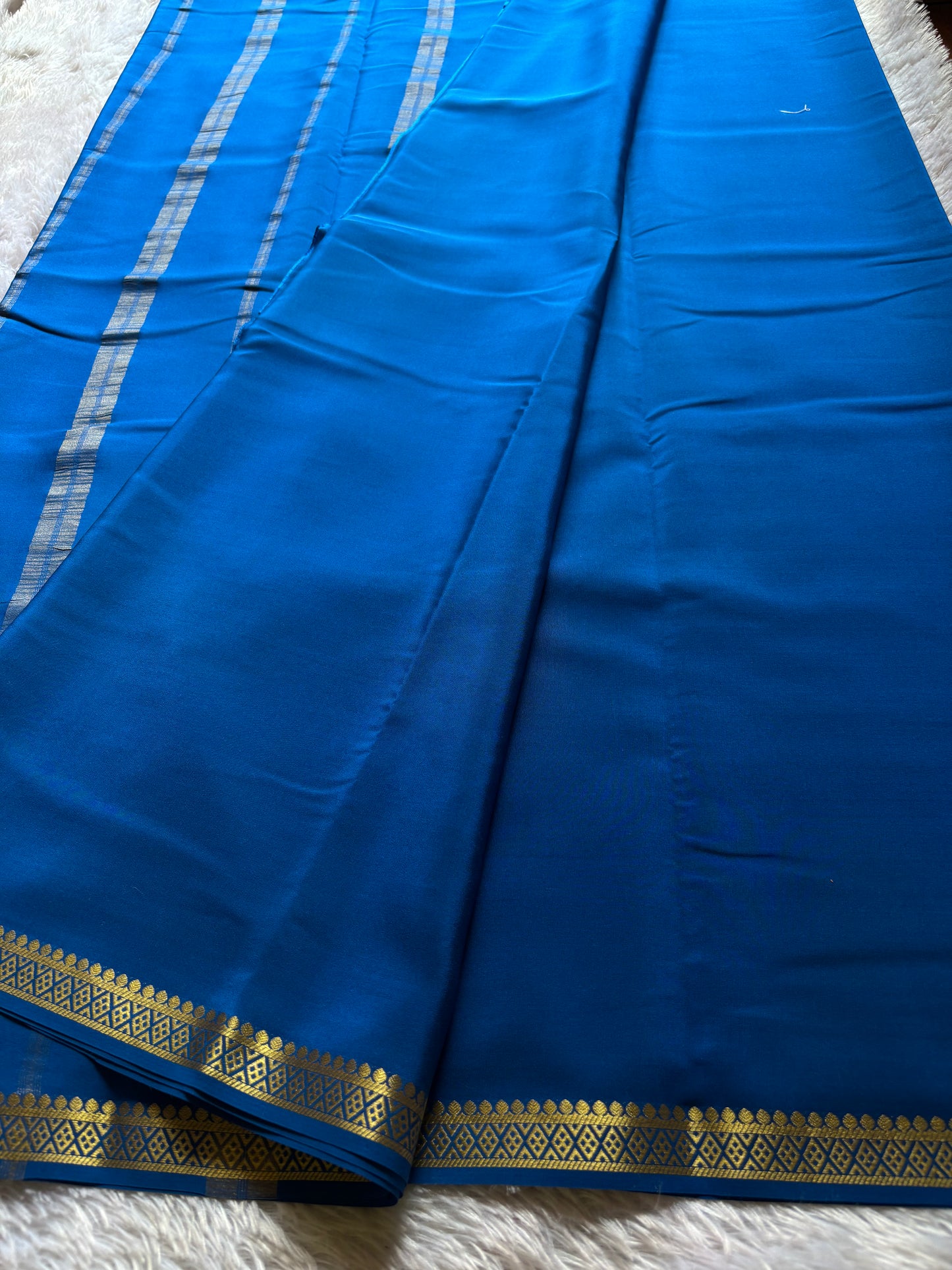 Nikhila : Solid Dark blue