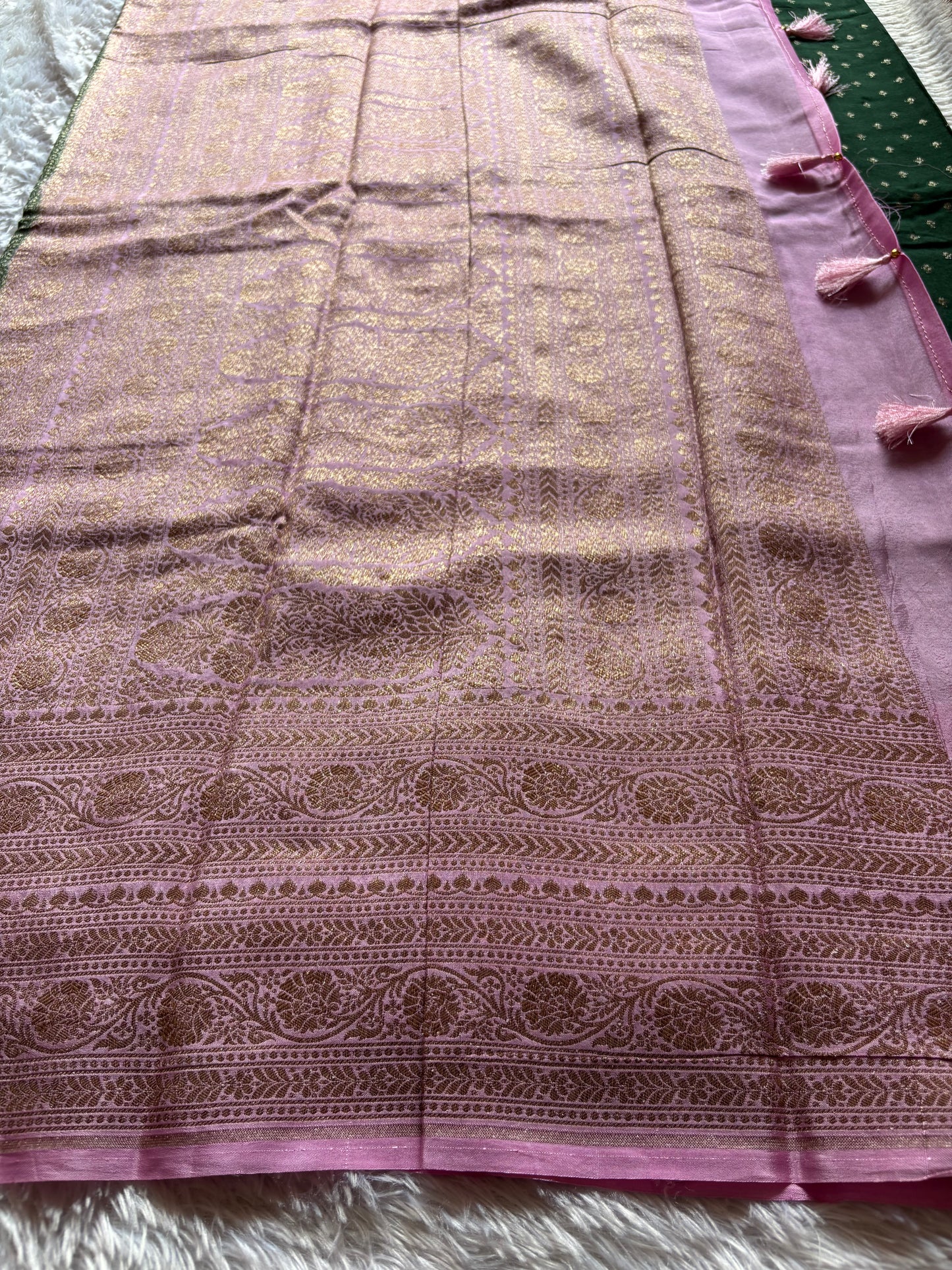SCB04 (2D) : Dark green-baby pink