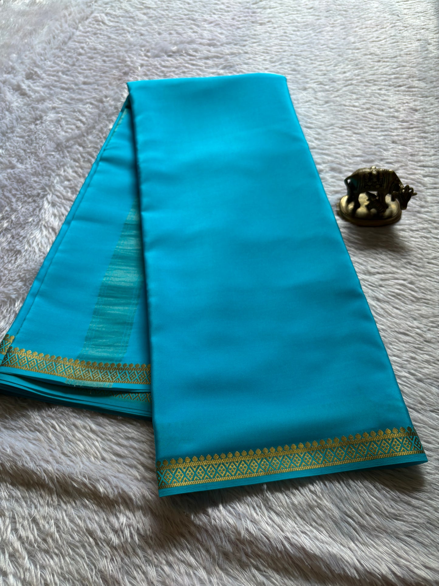 Nikhila : Solid Sea blue